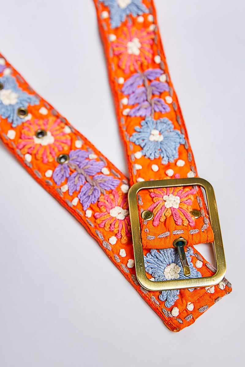 POL Embroidered fabric belt