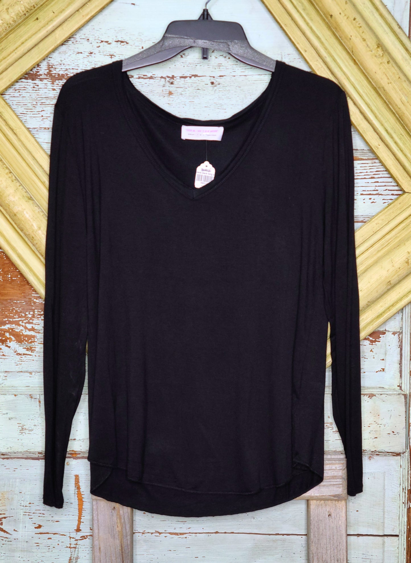 V-neck black long sleeve tee