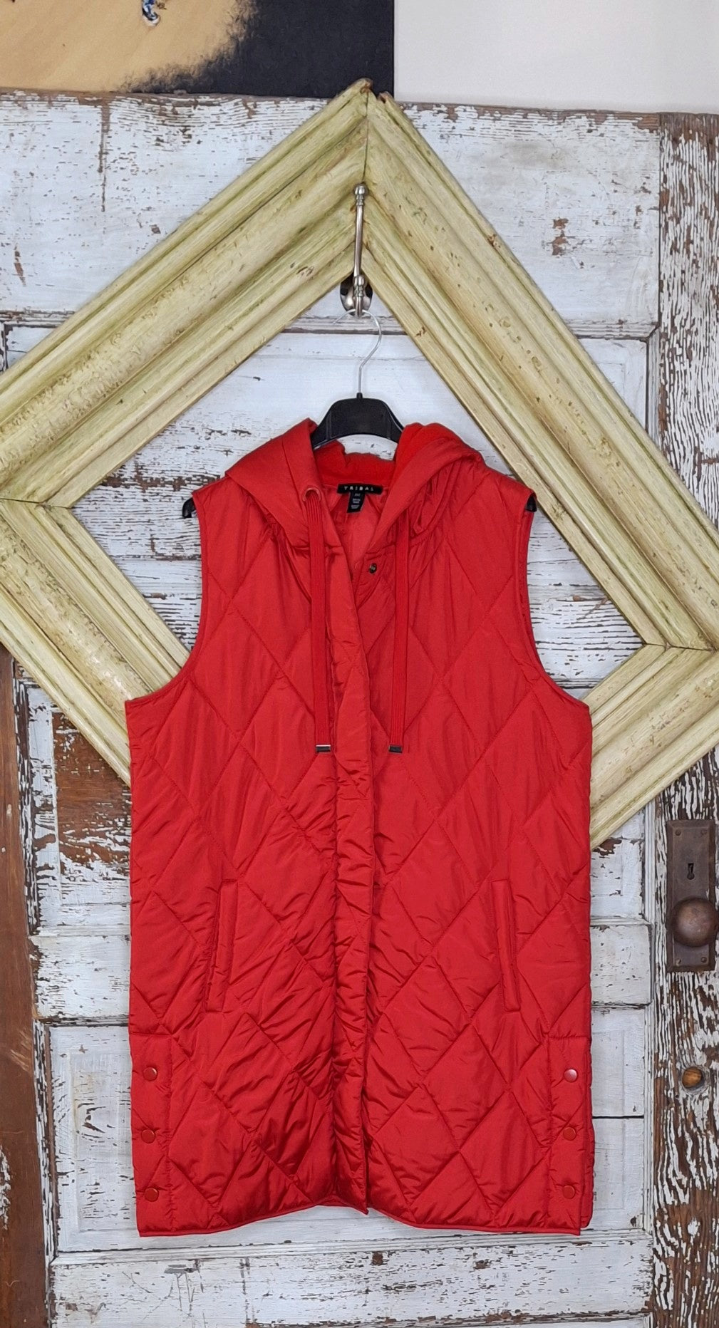 Red hatue vest