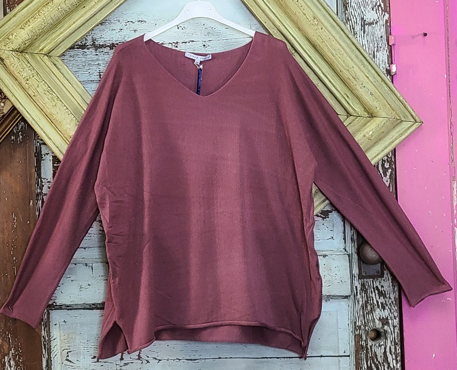 Temp Paris Pullover V Neck Top