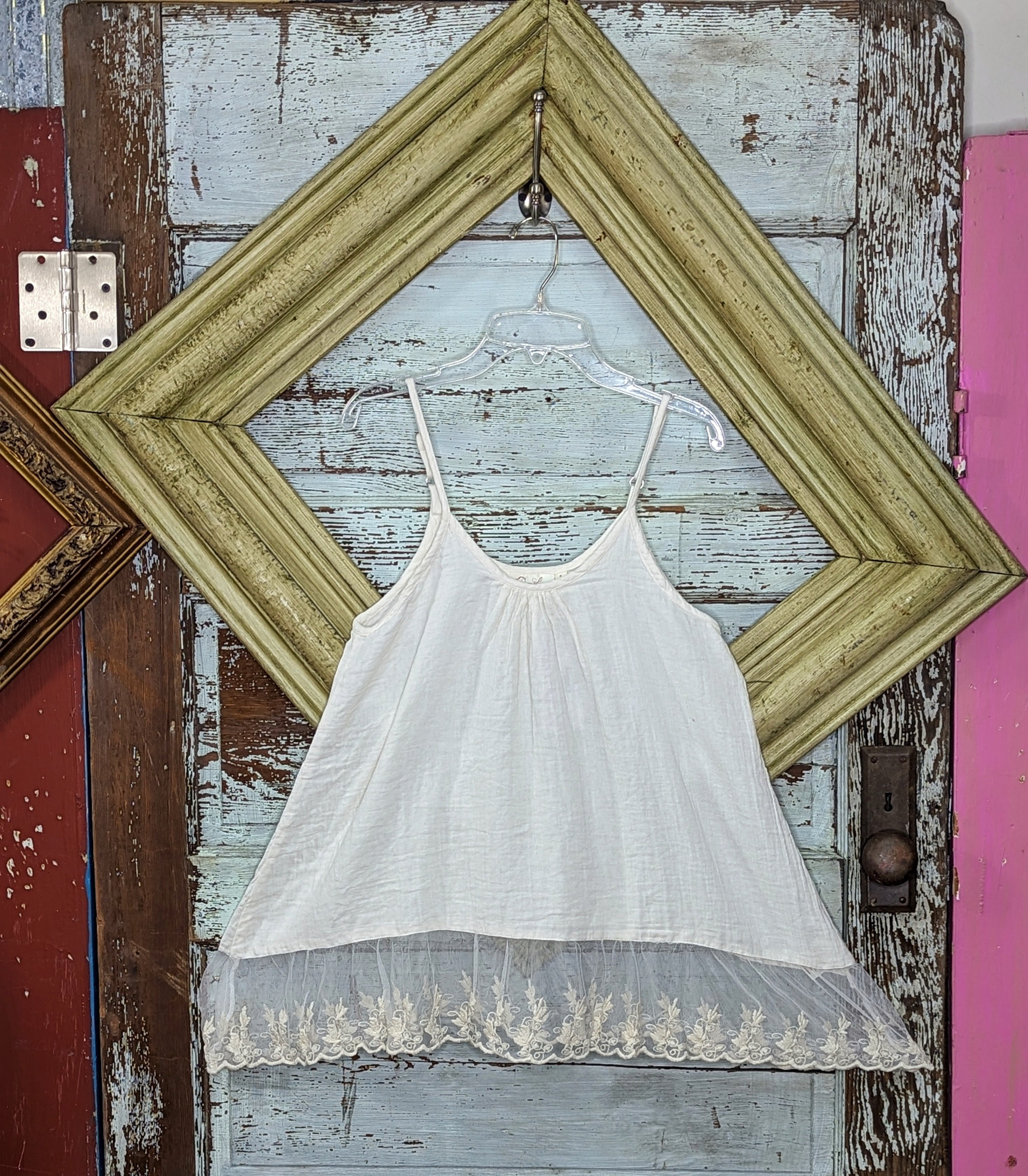 【papier】Cross Cami / Beige Paper Lace Cream Sleeveless Cami – Felecia Bella