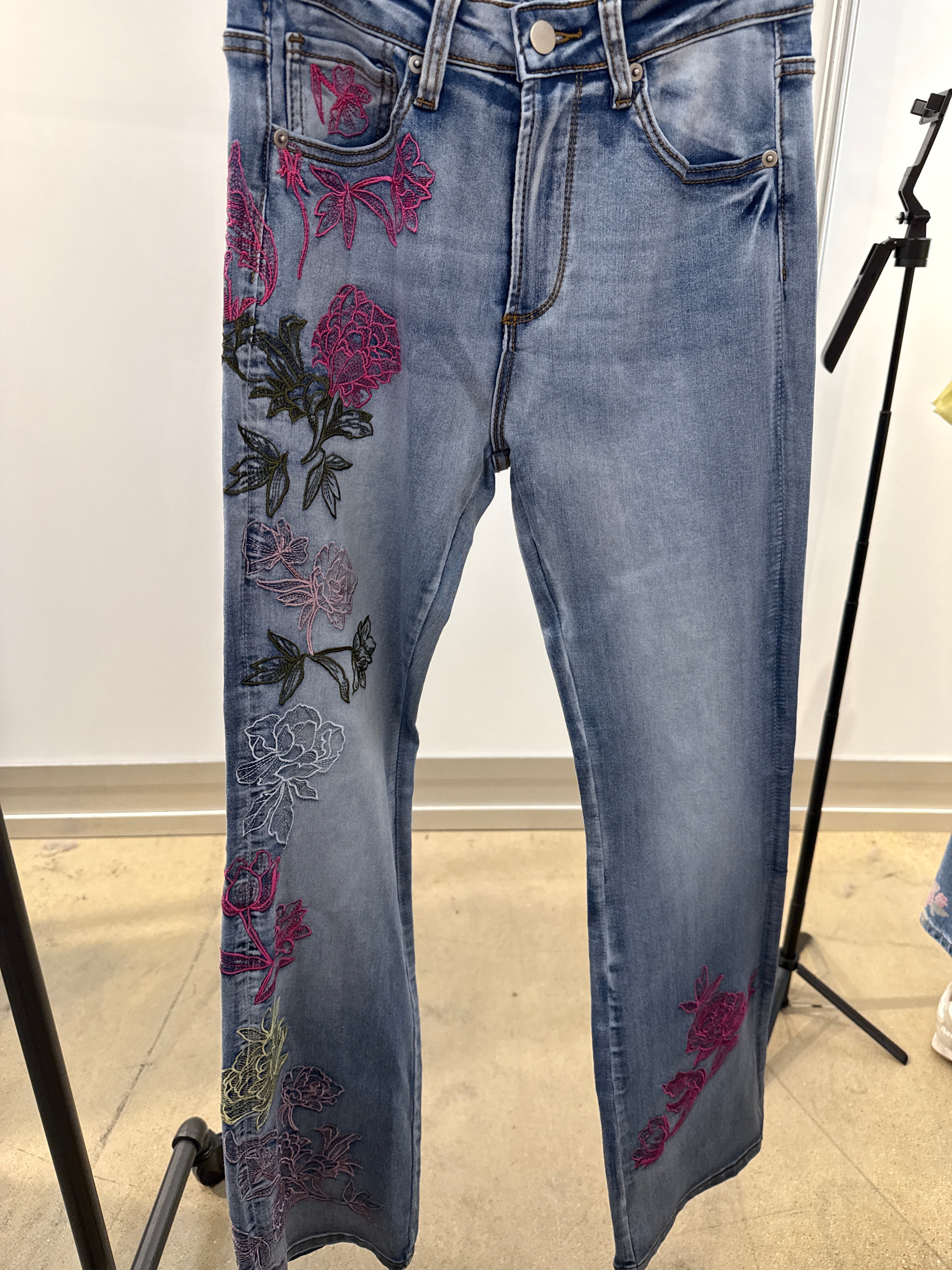 Oli and Hali Washed Floral Embroidery Stretch Jeans
