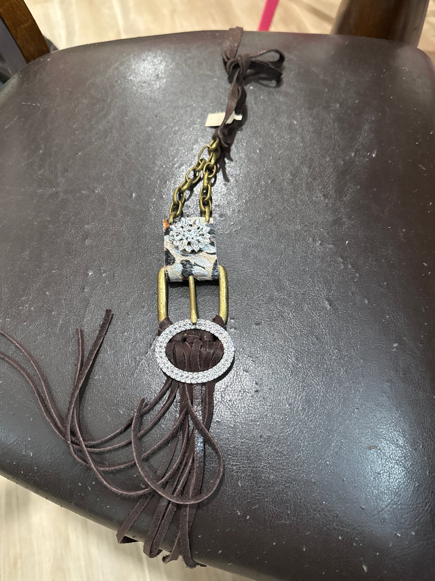 A Rare Bird Bcukle Neckless