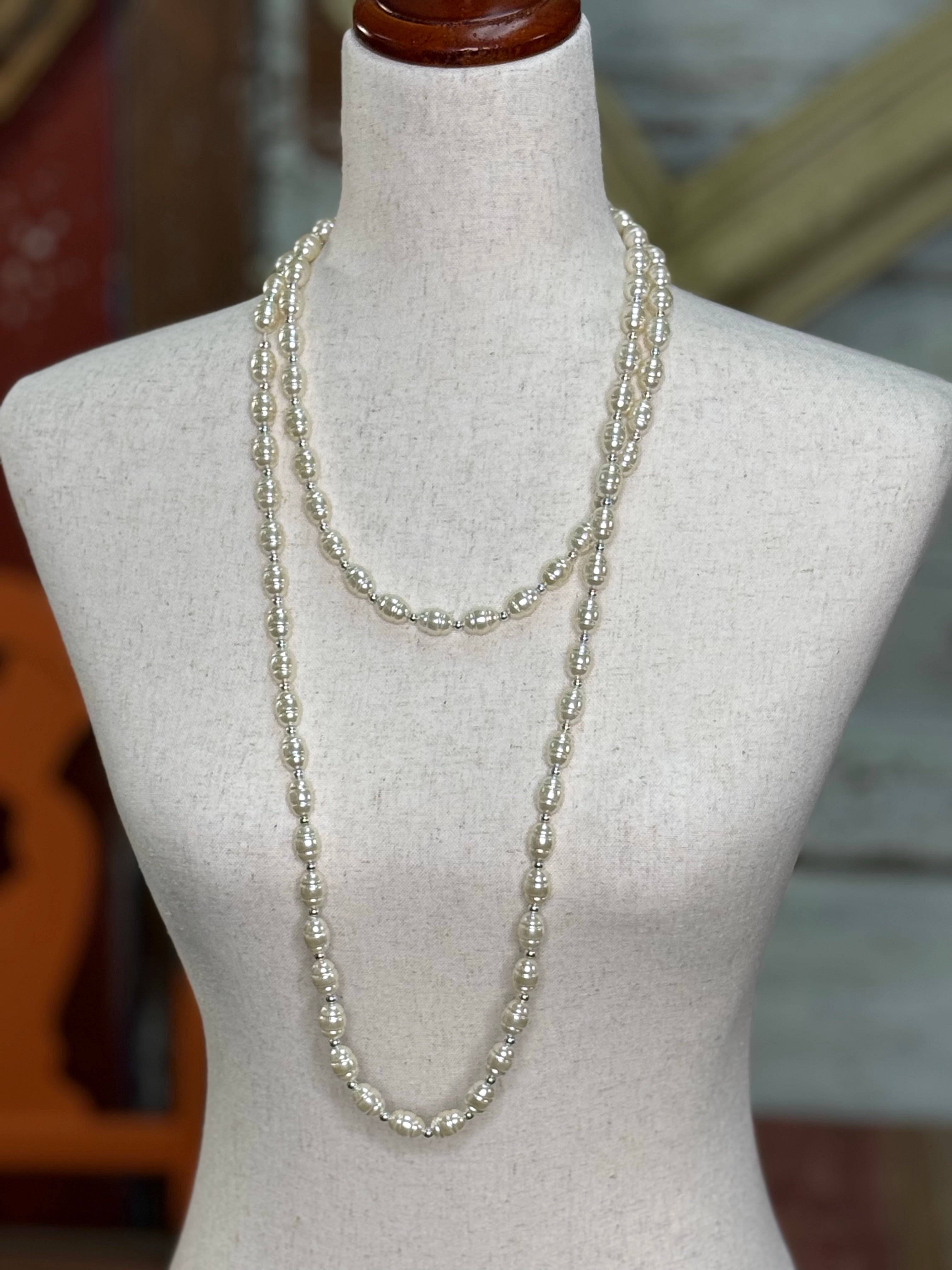 Long Pearl Neckless With Beads In Between