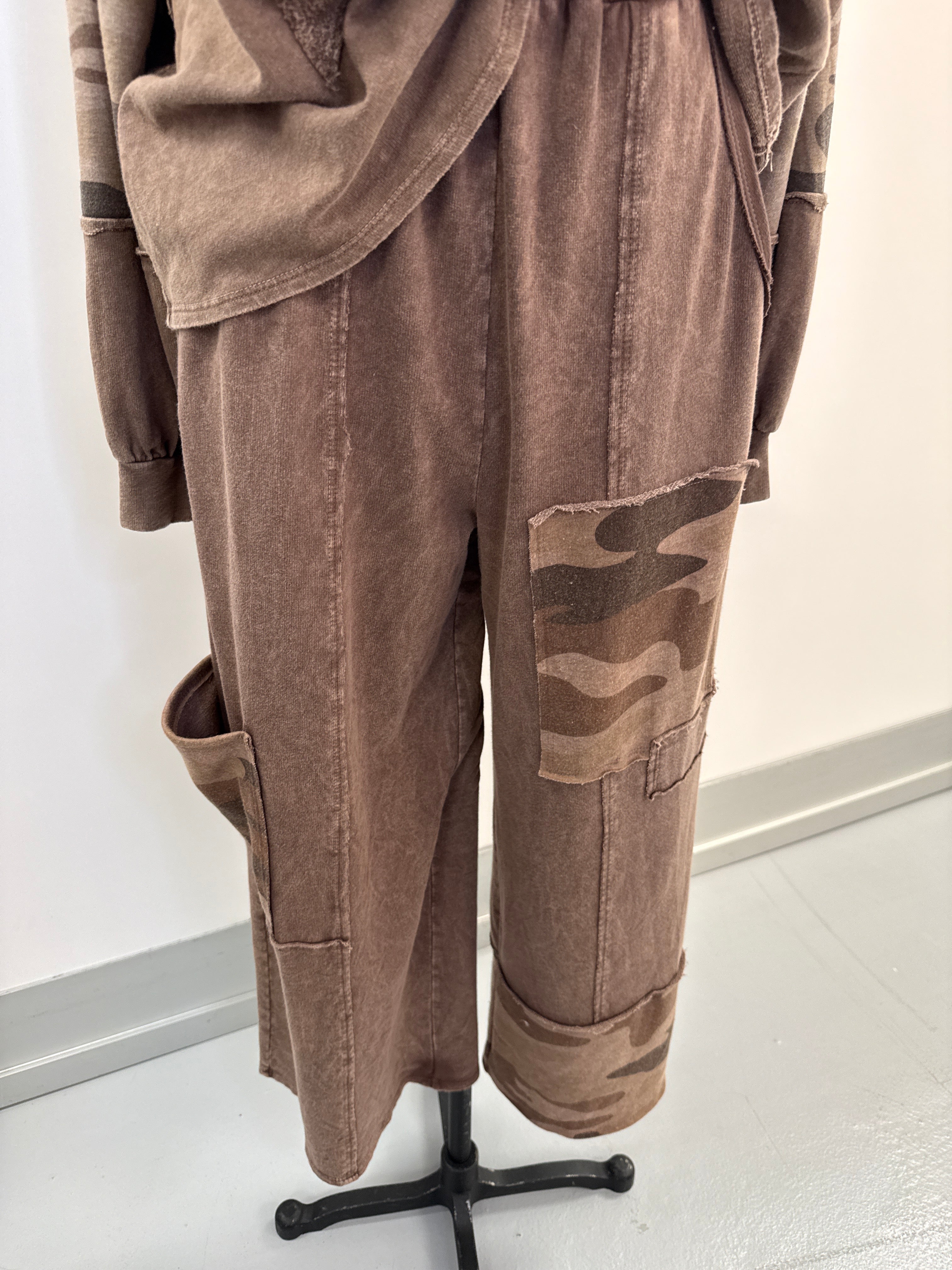 J.Her pre order HP6902