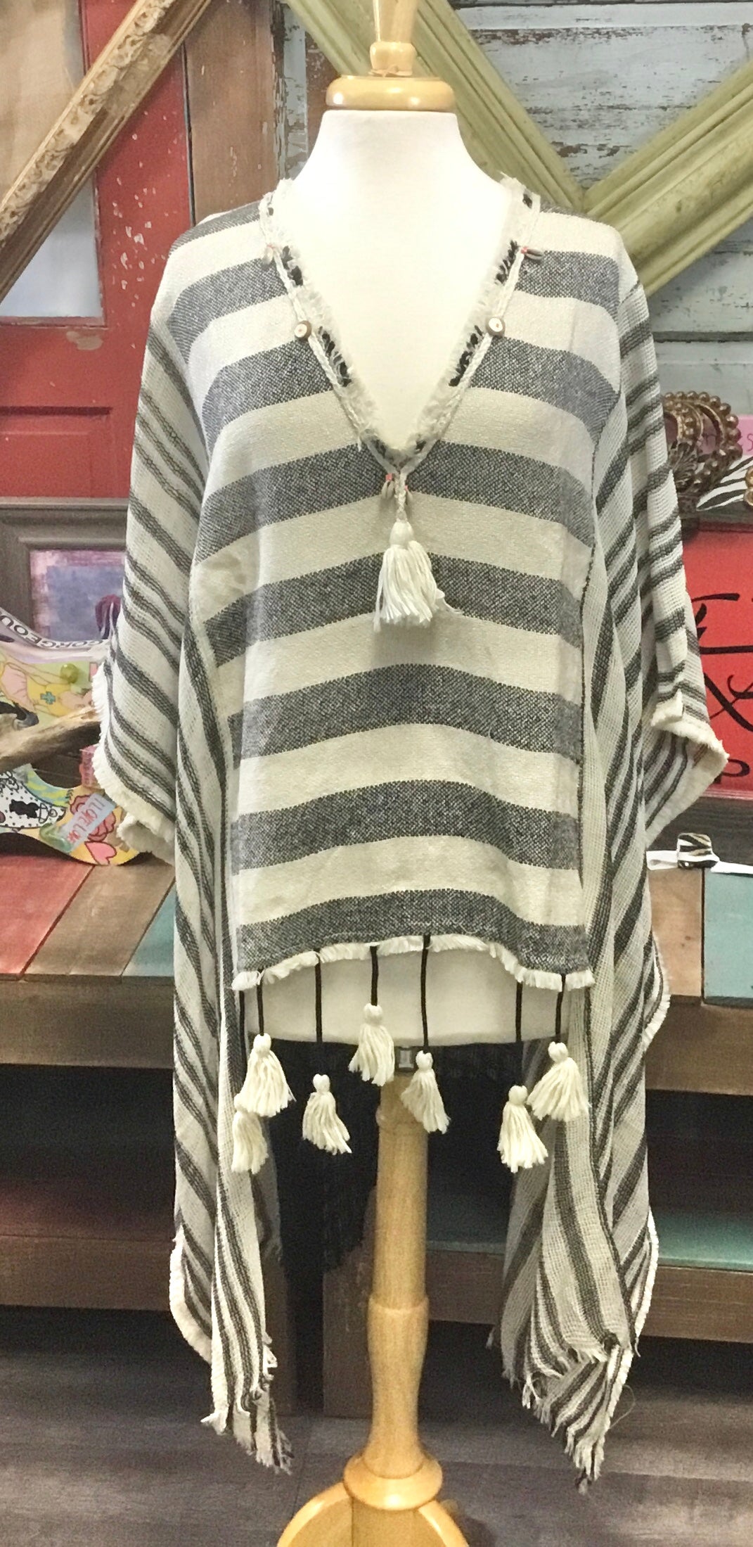 POL Woven V-Neck Top