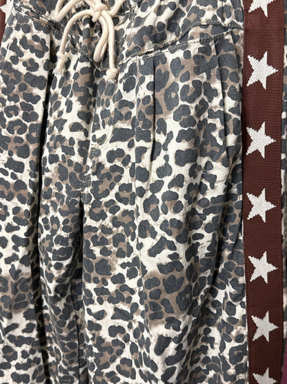 Veveret Leopard White star wide leg pant