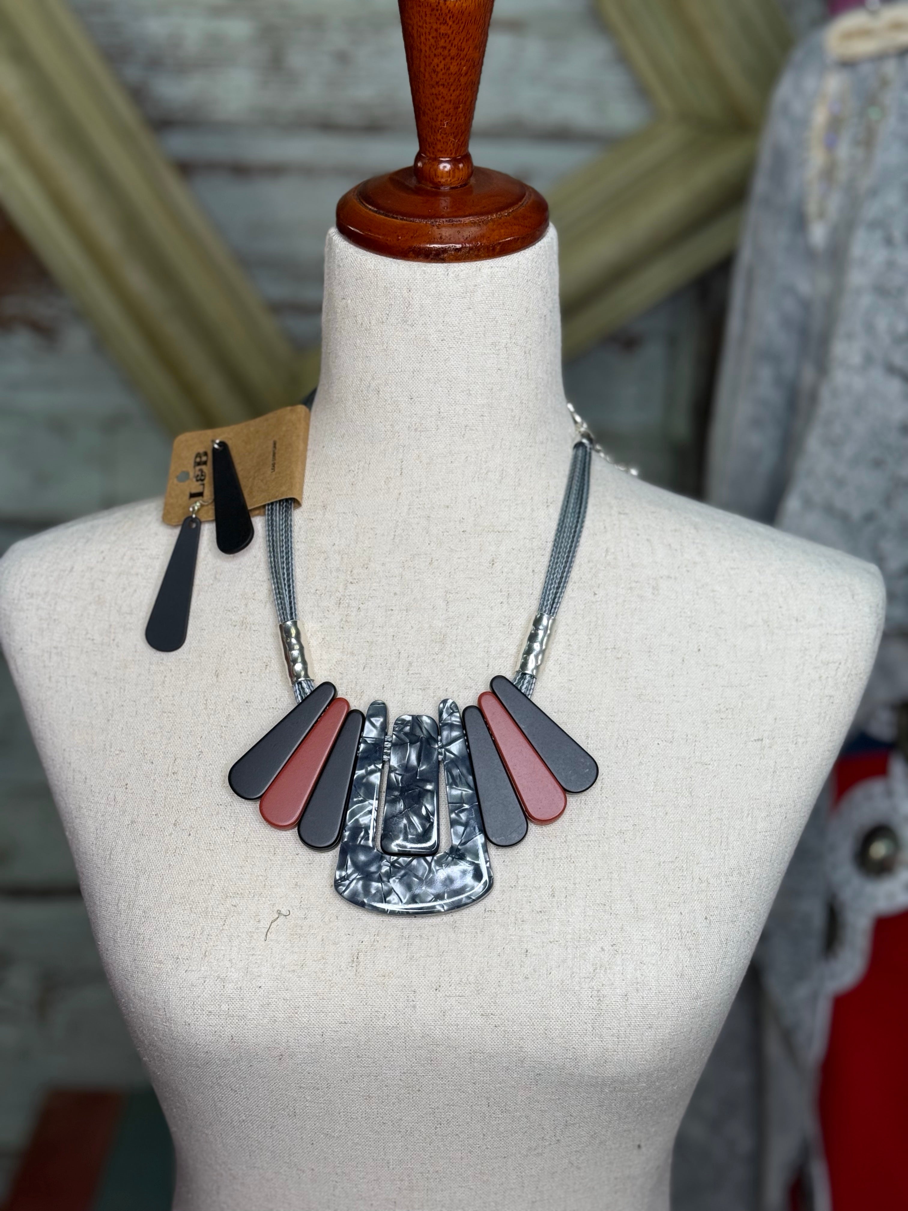 L&B black red and gray necklace