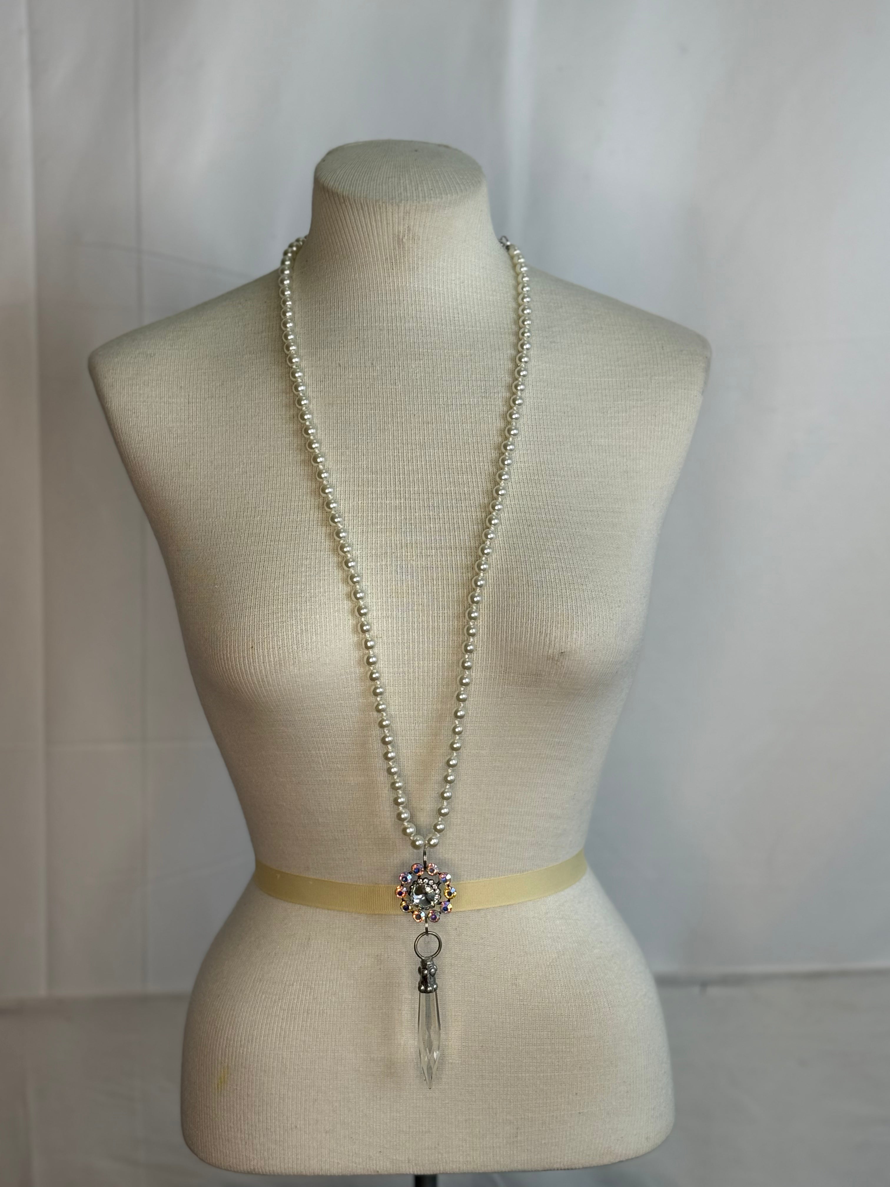 Long Pearl Pendent Necklace