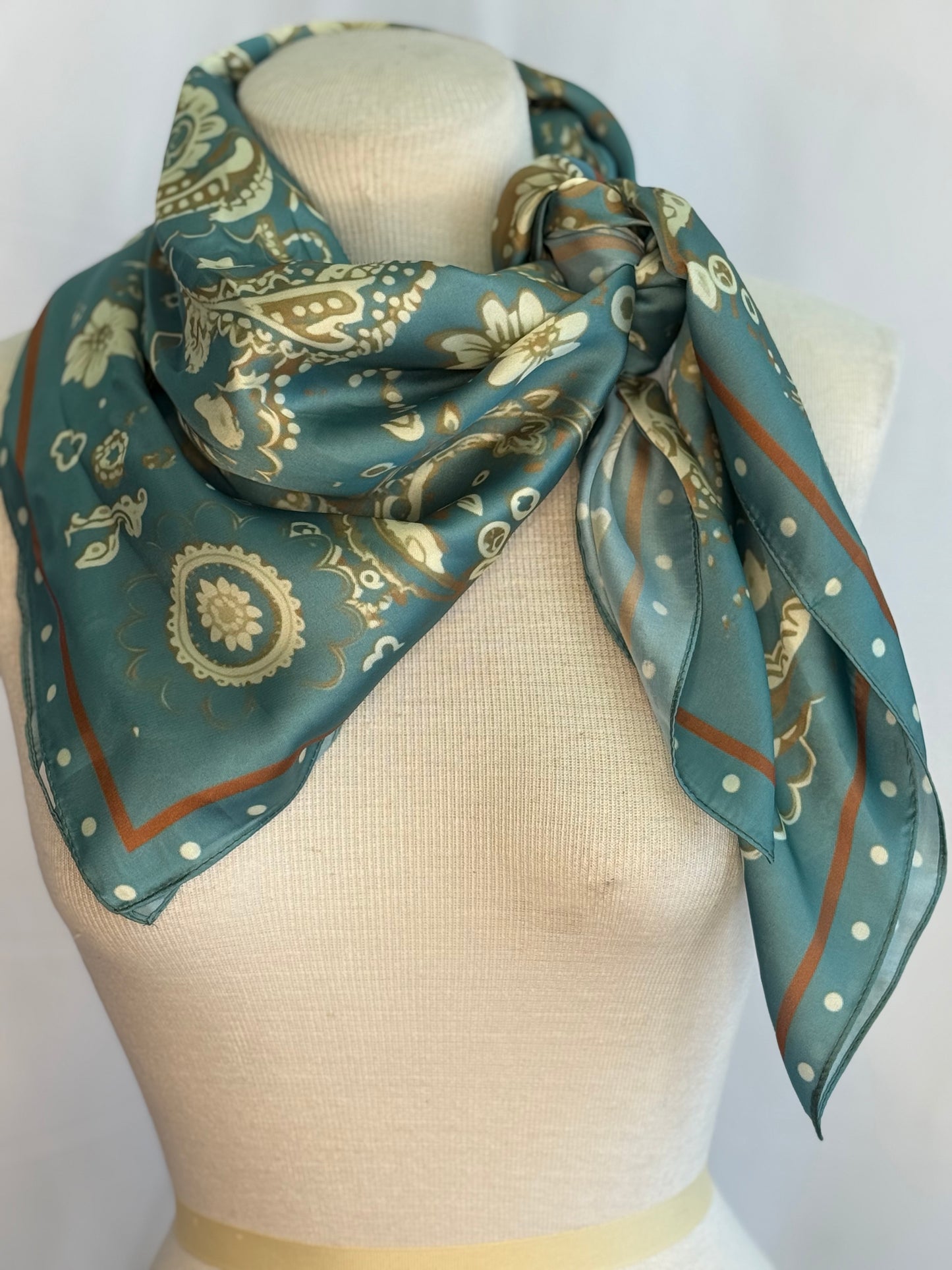 A rare bird Scarf