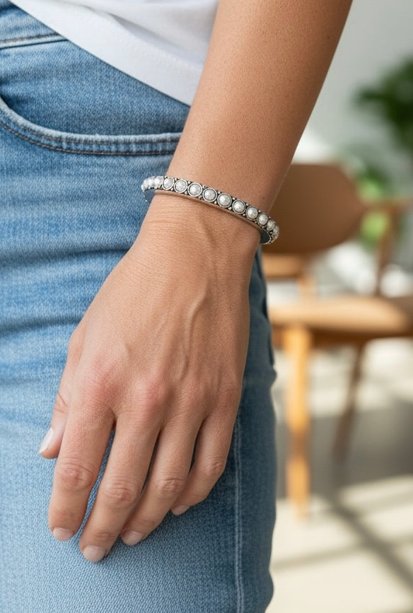 Slim  Pearl Stretch Bracelet