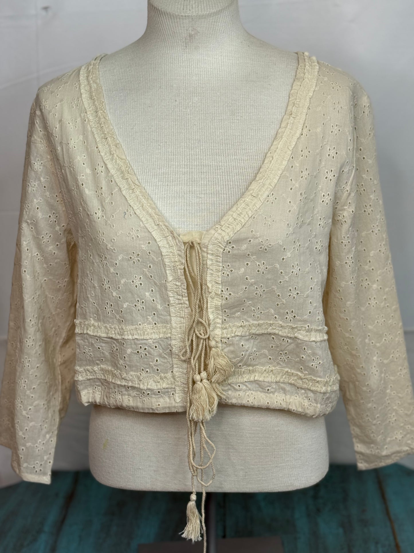 Paper Lace Ruffle and tassel short Jacket