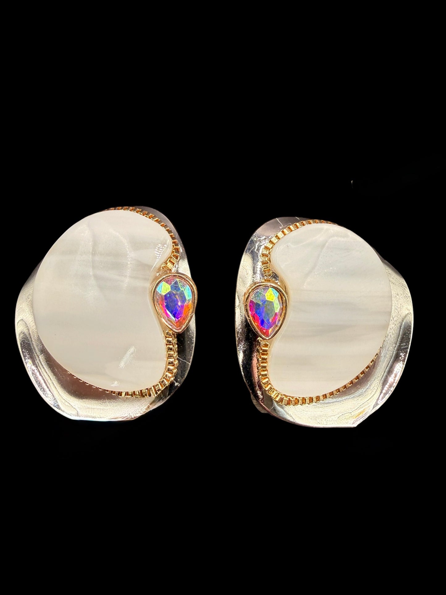 Alice Oversized Shell-Look Earrings