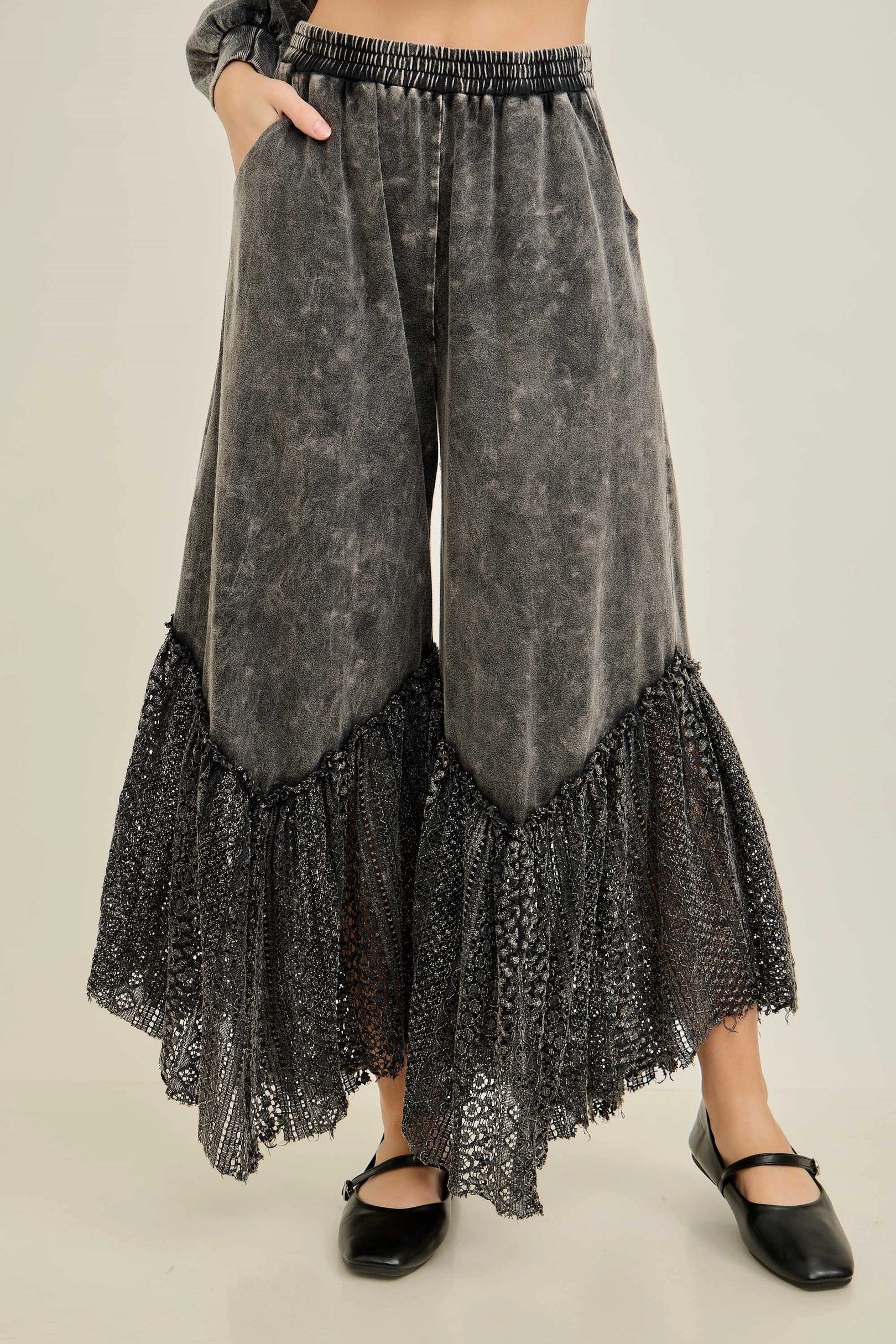Jher Mineral Washed Romance Lace Cropped Pants