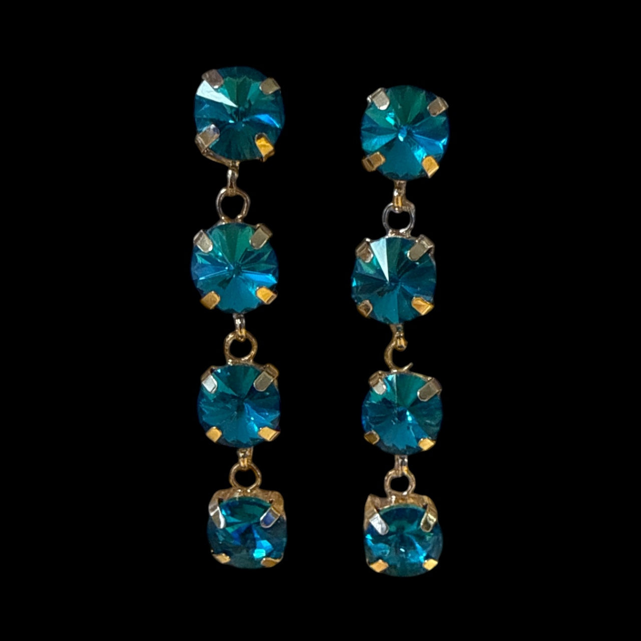 Accessories to go  Dangle Earrings