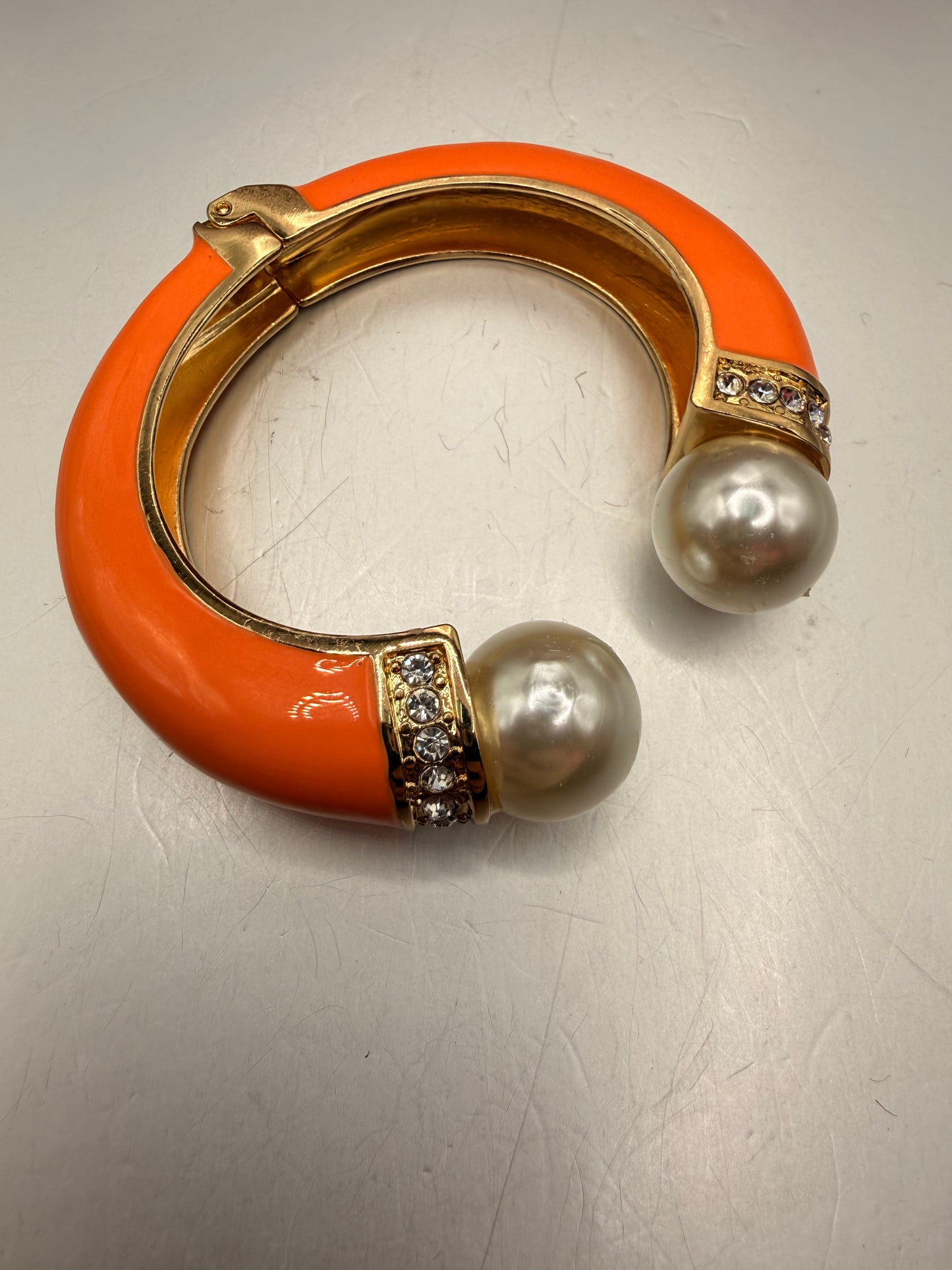 Alice in Dallas  Pearl Clasp Bracelet