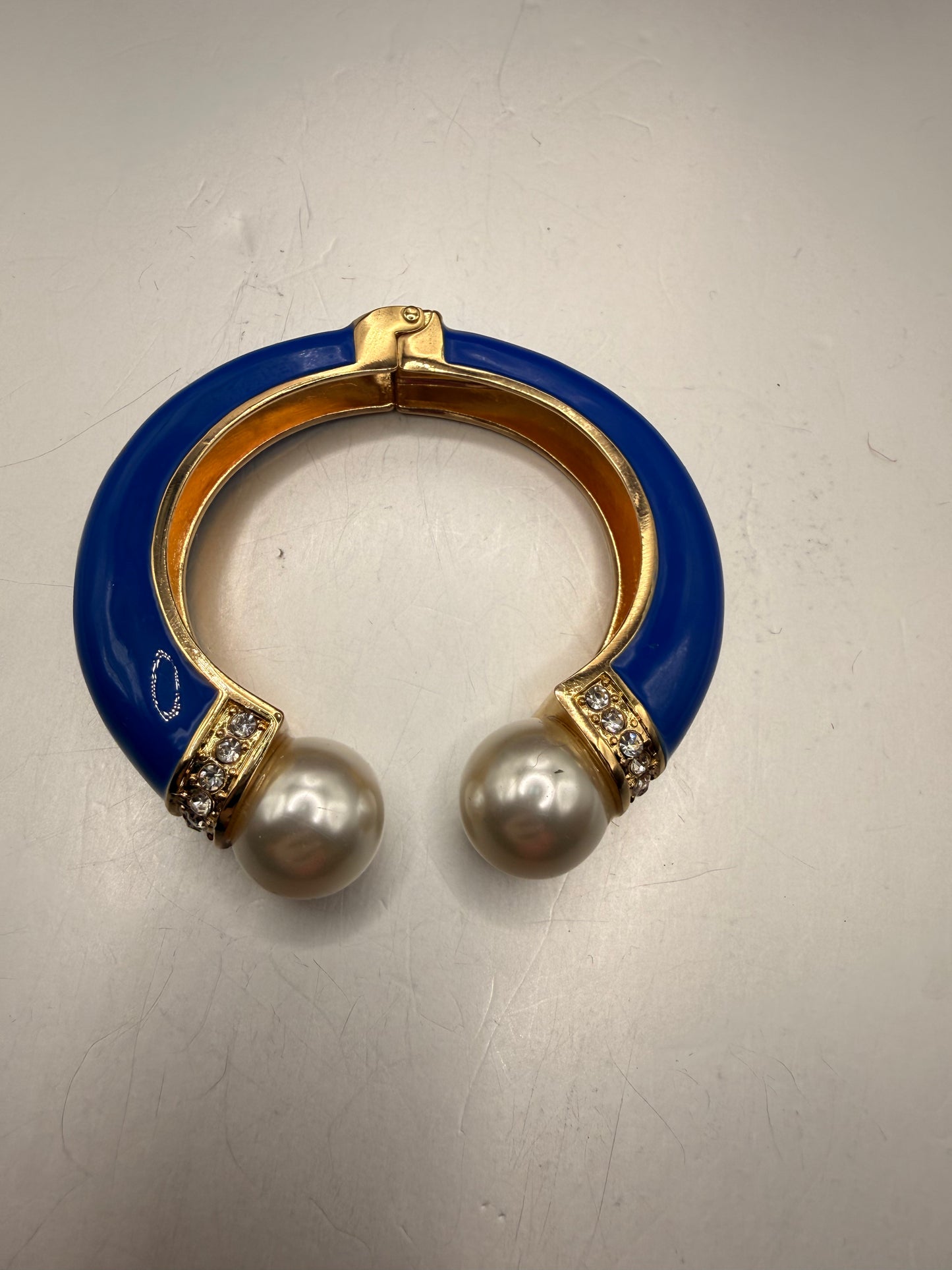 Alice in Dallas  Pearl Clasp Bracelet