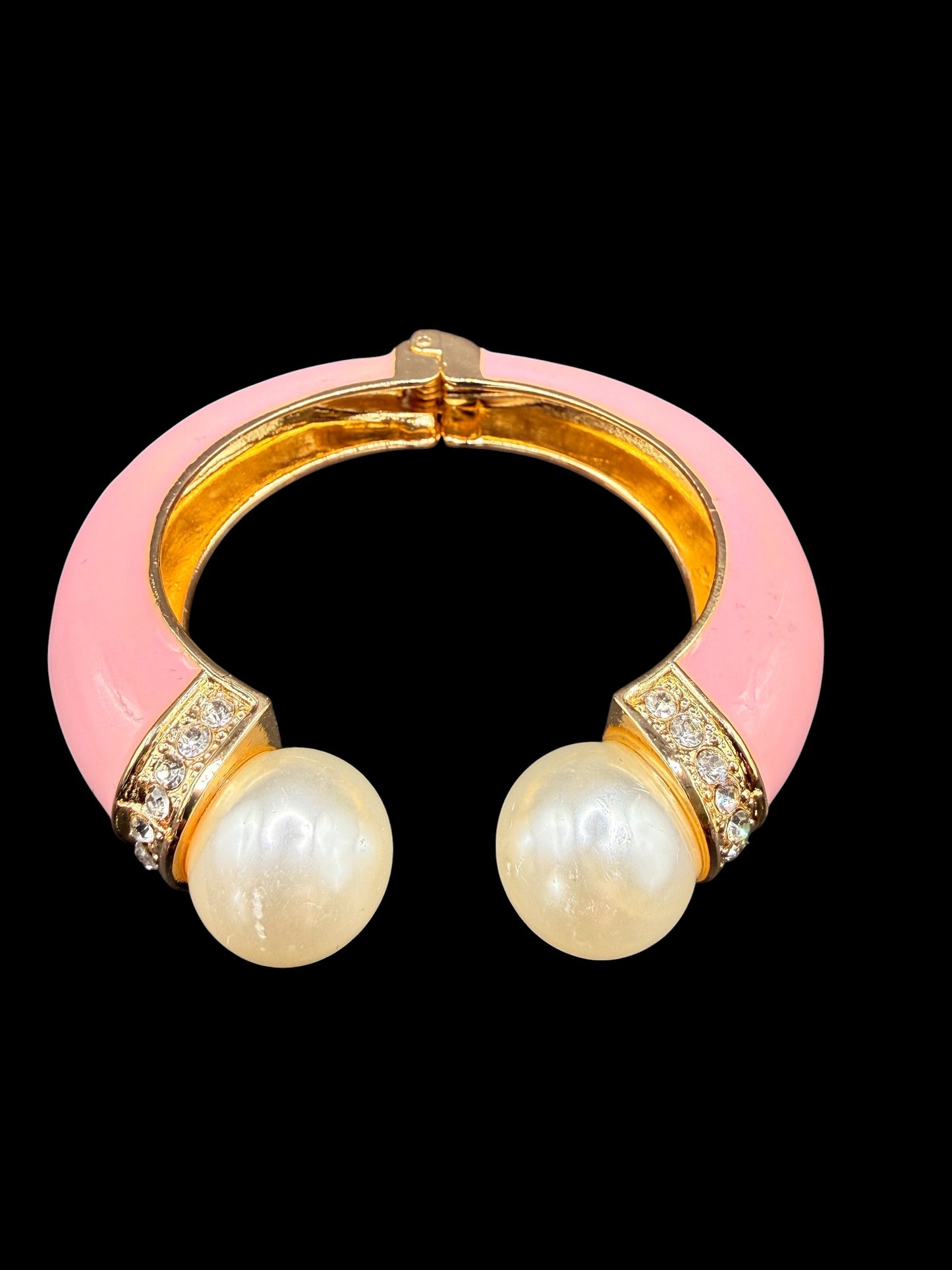 Alice in Dallas  Pearl Clasp Bracelet