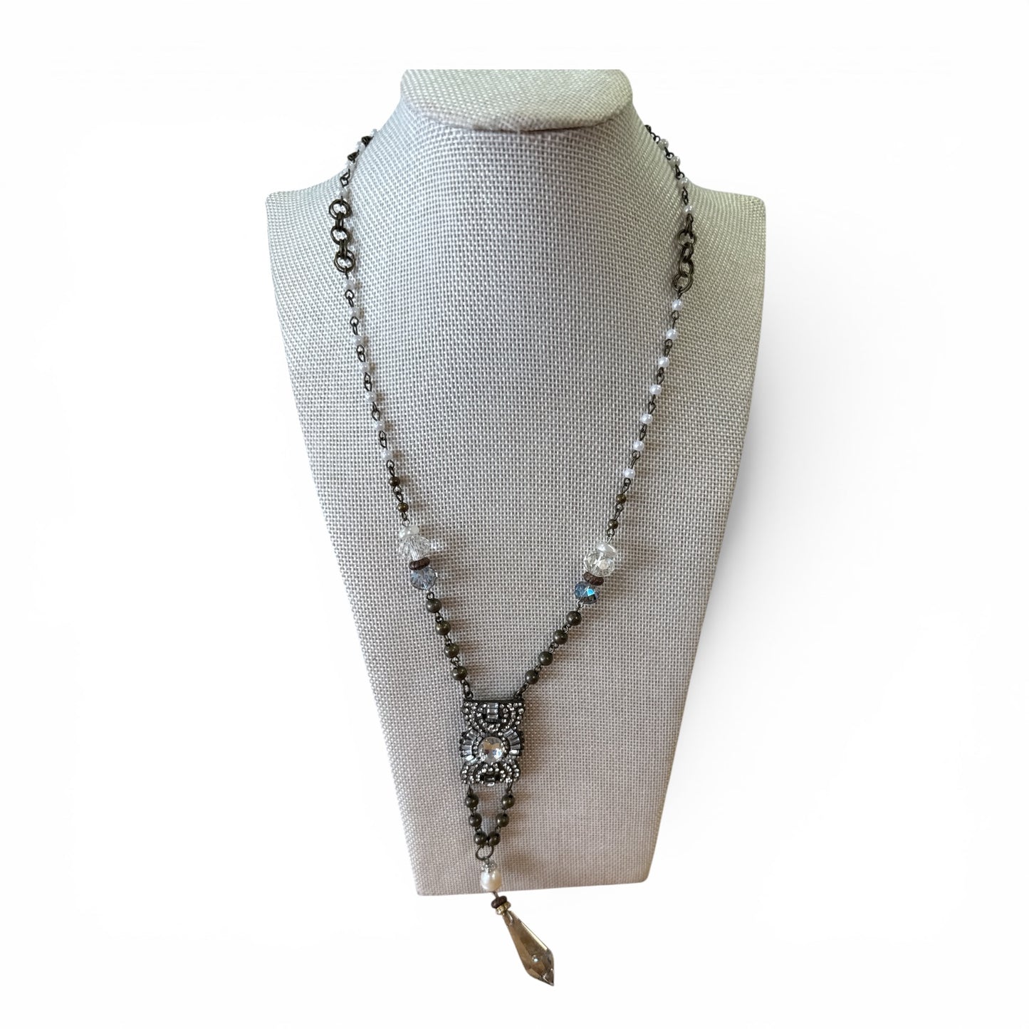 Pearl Crysral stone Necklace