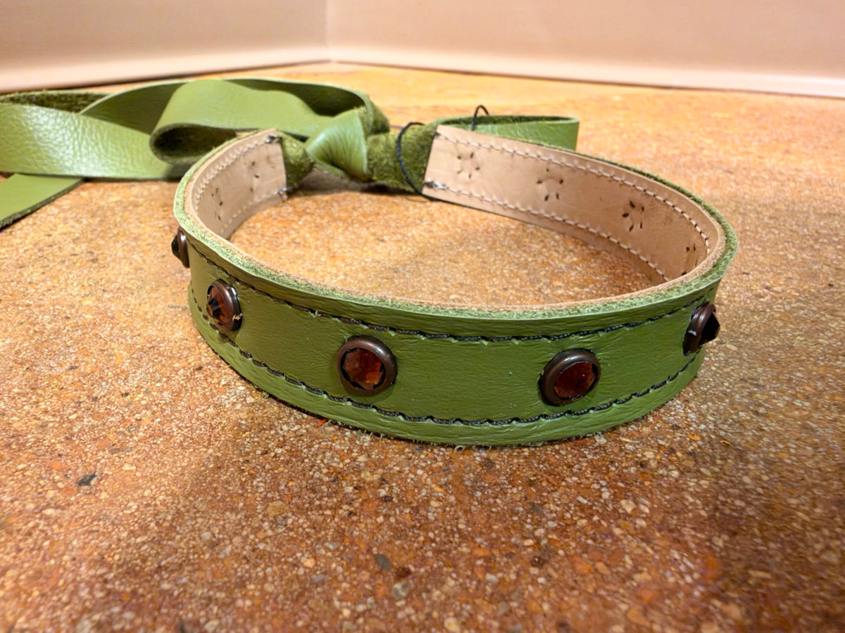 Kurtman Wild at Heart leather tie choker — Olive / Amber