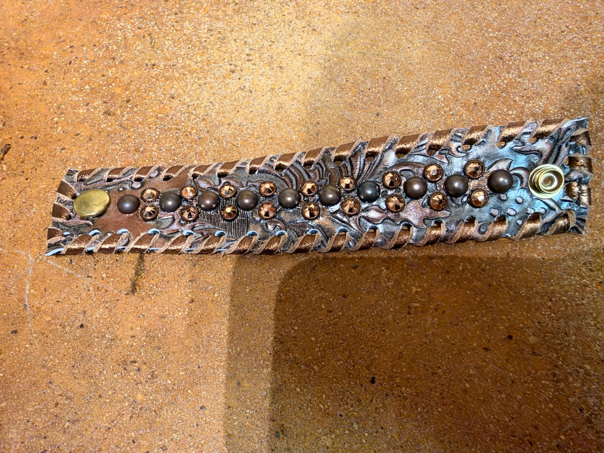 Kurtman embellished snap cuff Bronze Floral