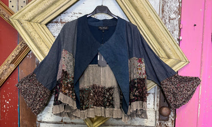 BOHO-INSPIRED EMBROIDERED LAPEL CROP TOP