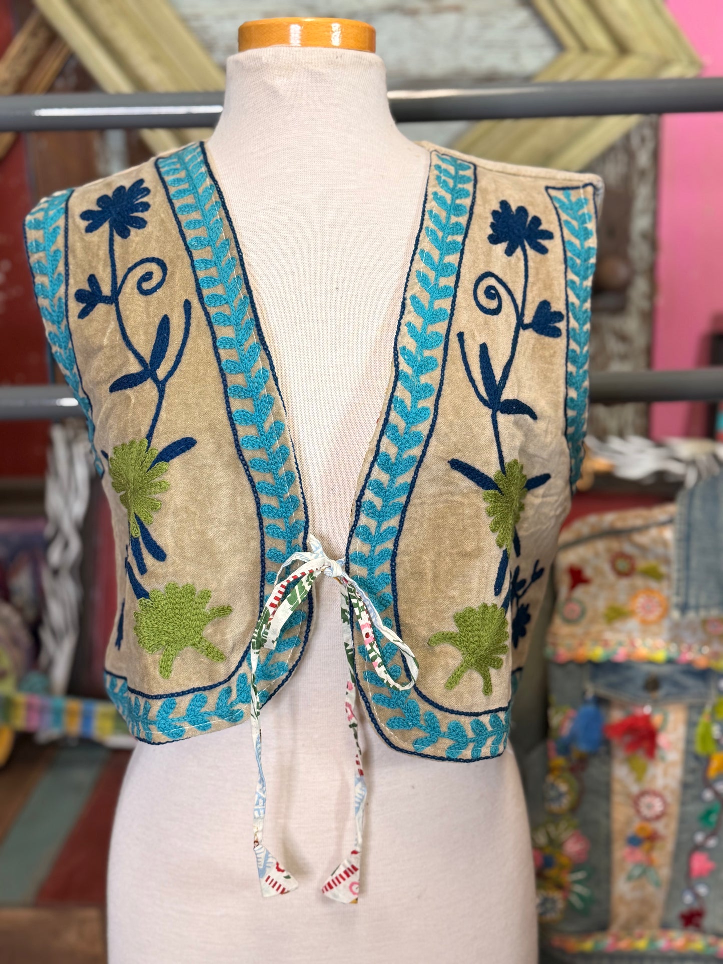 Felecia Bella Velevet emboridery Short vest