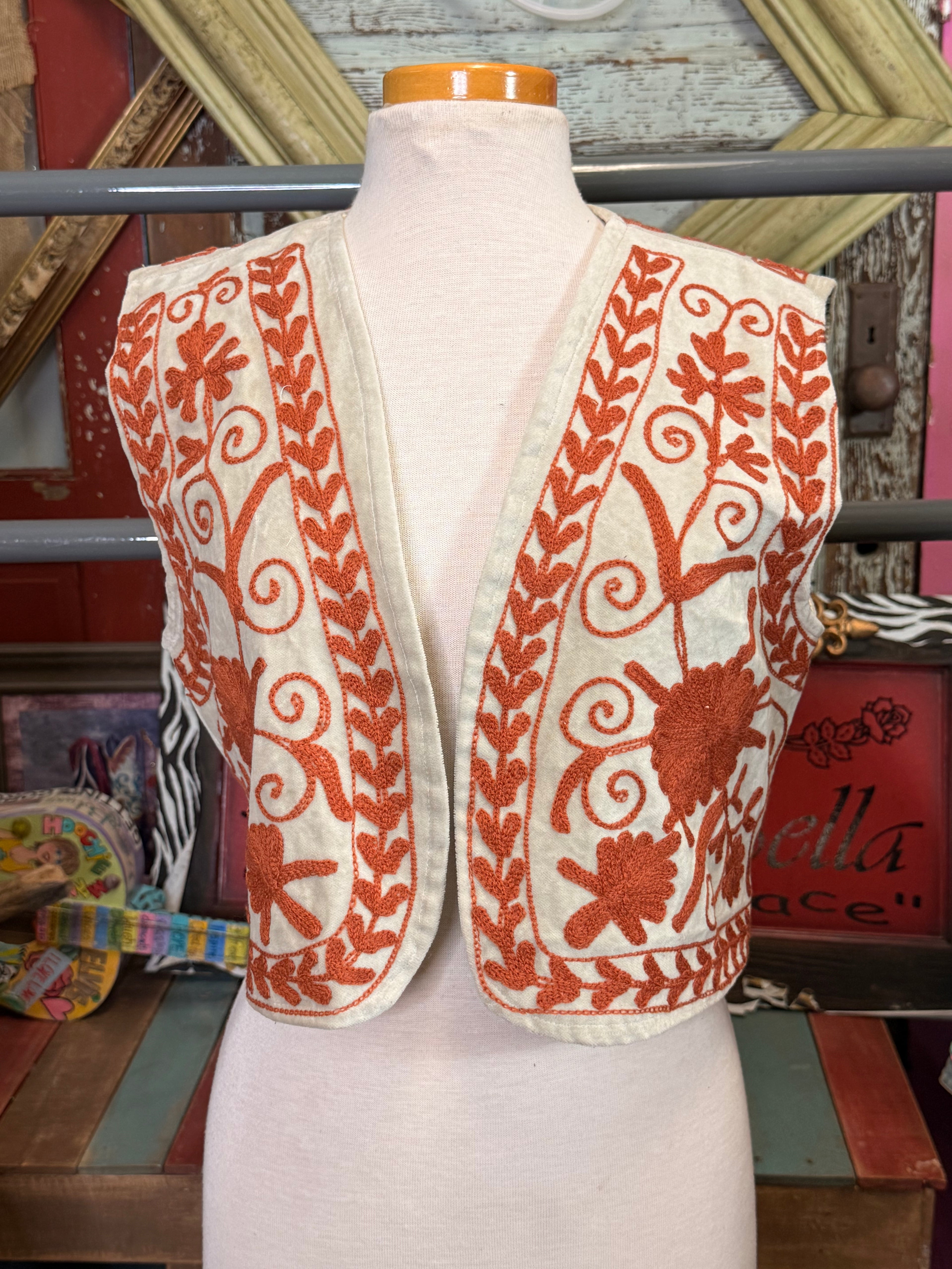 Felecia Bella Velevet emboridery Short vest