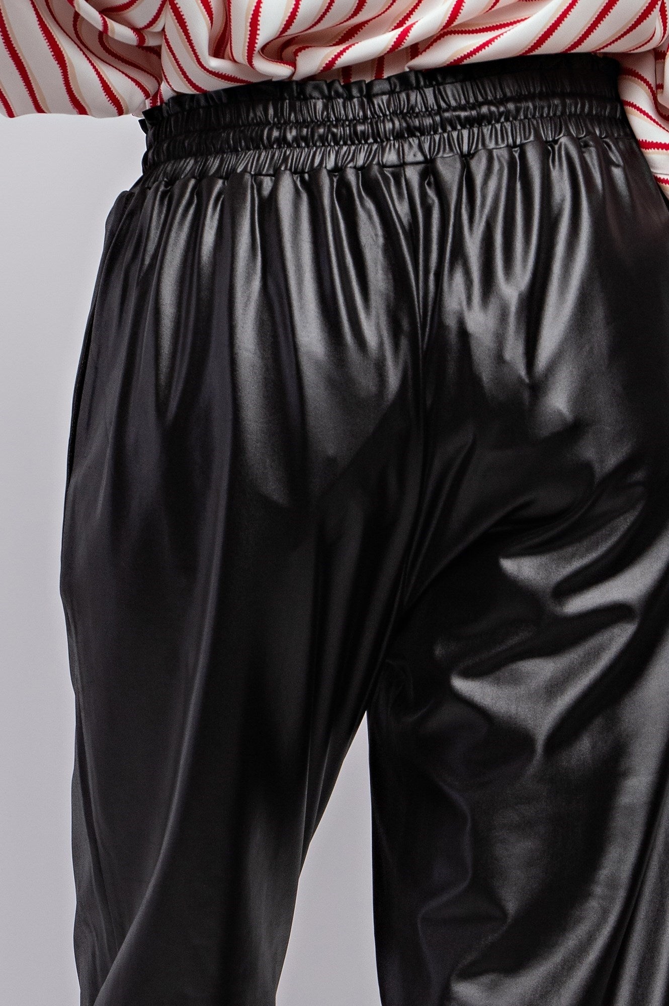 COATED SHINY STRETCHY JOGGER PANTS