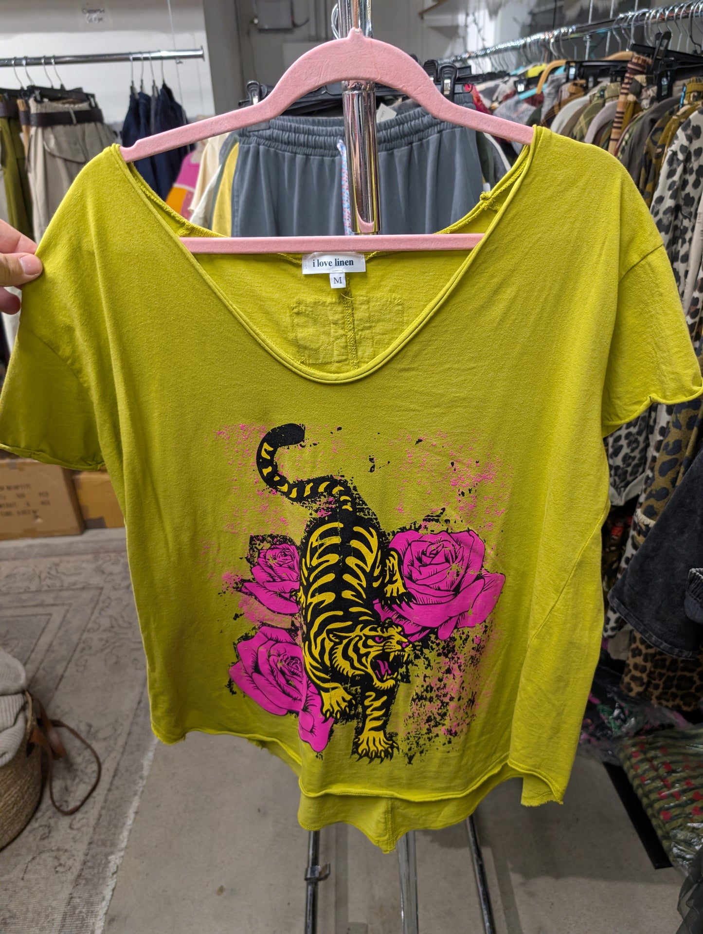 I Love Linen Tiger Rose Crop Tee in Hot Pink