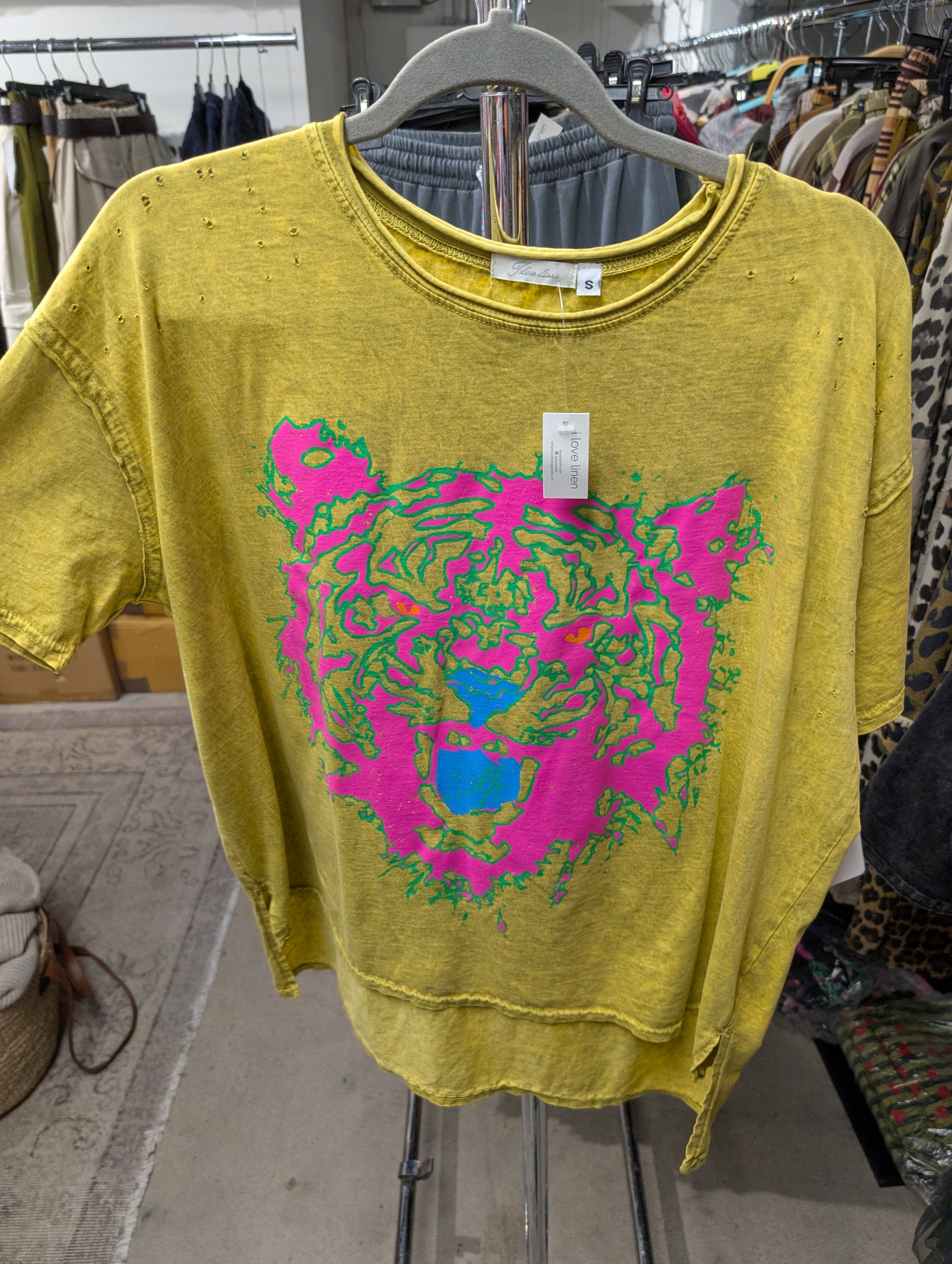 I Love Linen Neon Tiger Face Graphic Tee in Hot Pink