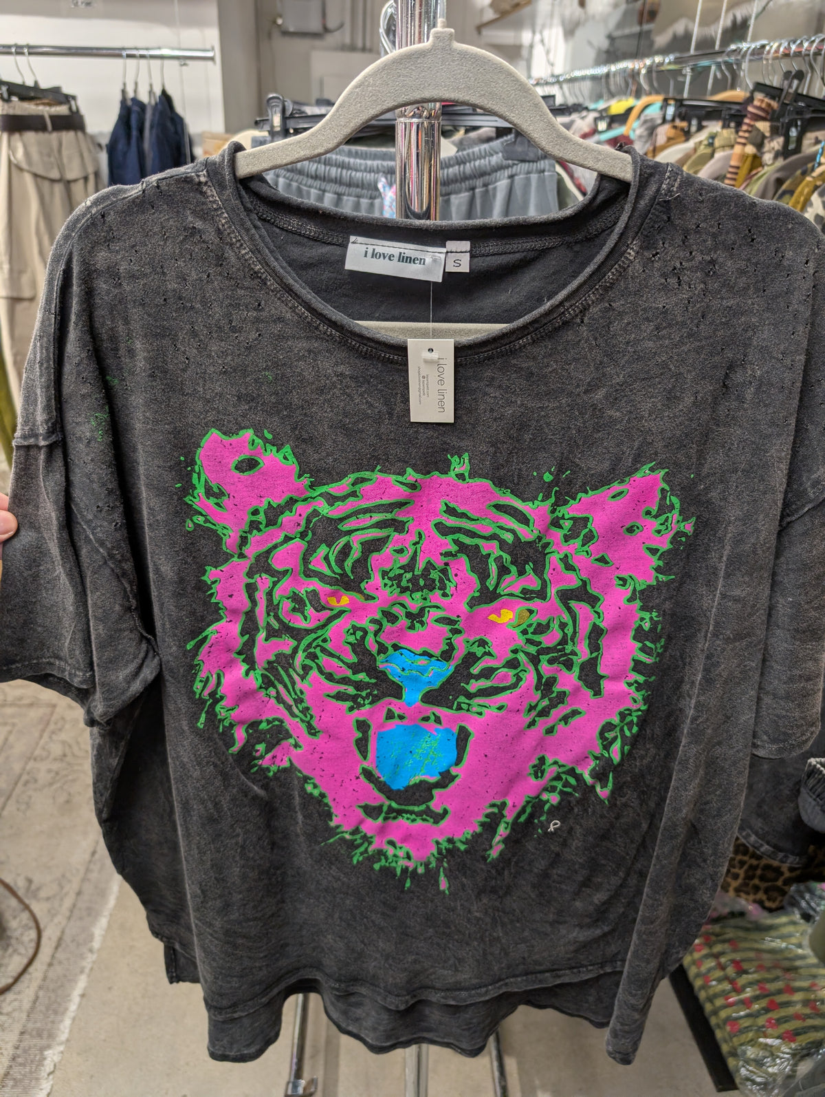 I Love Linen Neon Tiger Face Graphic Tee in Charcoal