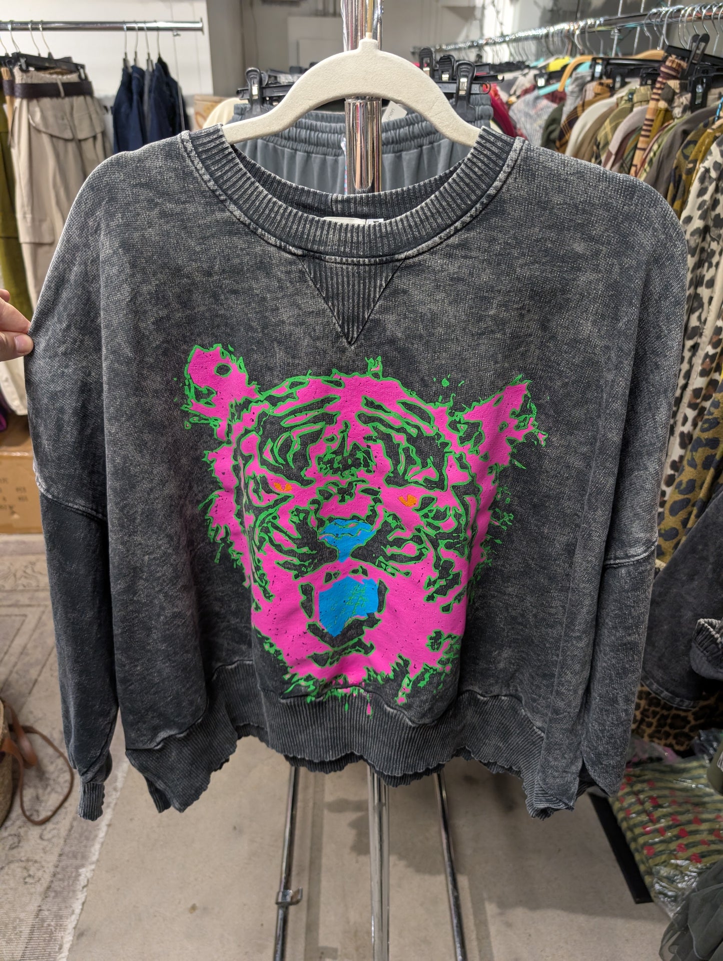 I Love Linen Neon Tiger Face Crop Sweatshirt in Camel