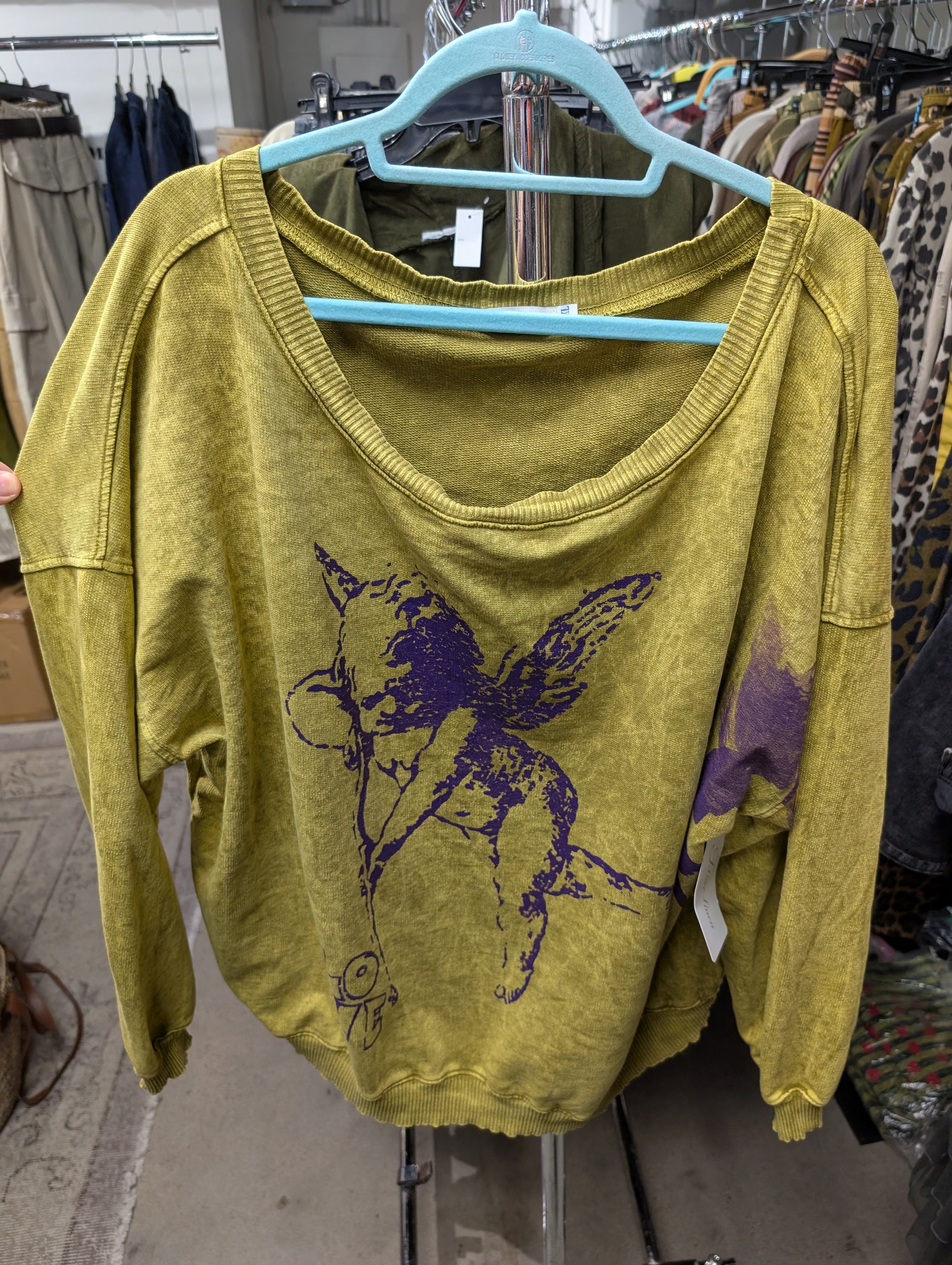 I Love Linen Love Angel Graphic Sweatshirt in Citron