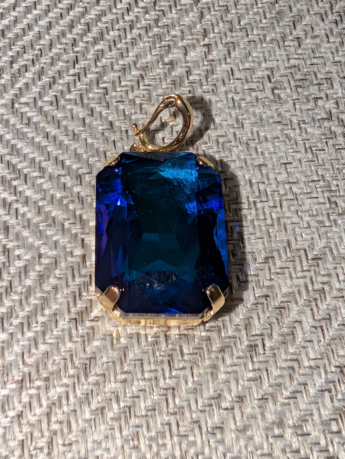 WaFa Large Crystal Charm - Volcano