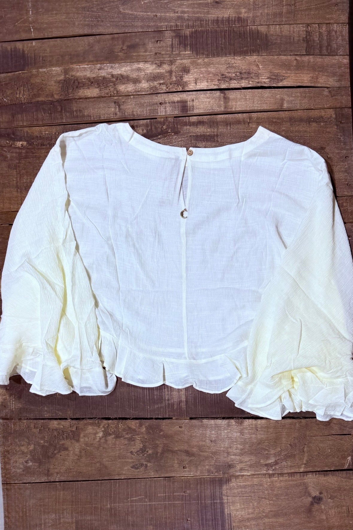 Jaded Gypsy Blooming Grace Top in Parchment, back view with button detail