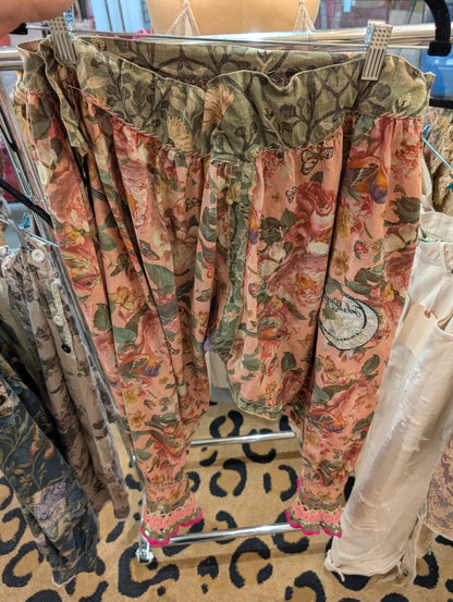 Jaded Gypsy Reversible Rose Haven Bloomer in Garden