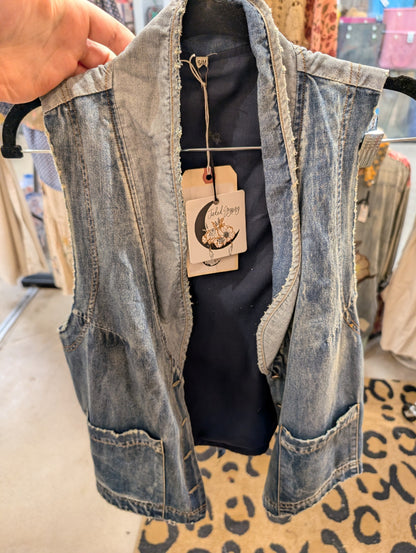 Jaded Gypsy Spellbound Vest – Chambray