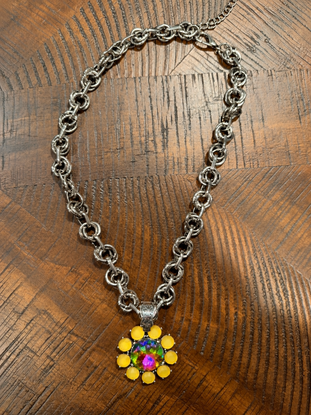 Flower pendant chain necklace, Yellow & Volcano / Silver, clasp at top