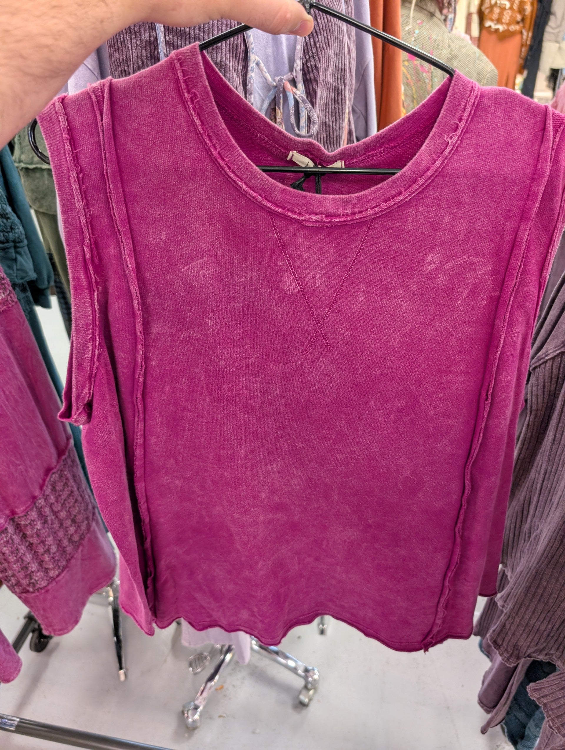 Jher HT4148SS Magenta Mineral-Washed Scallop Hem Top