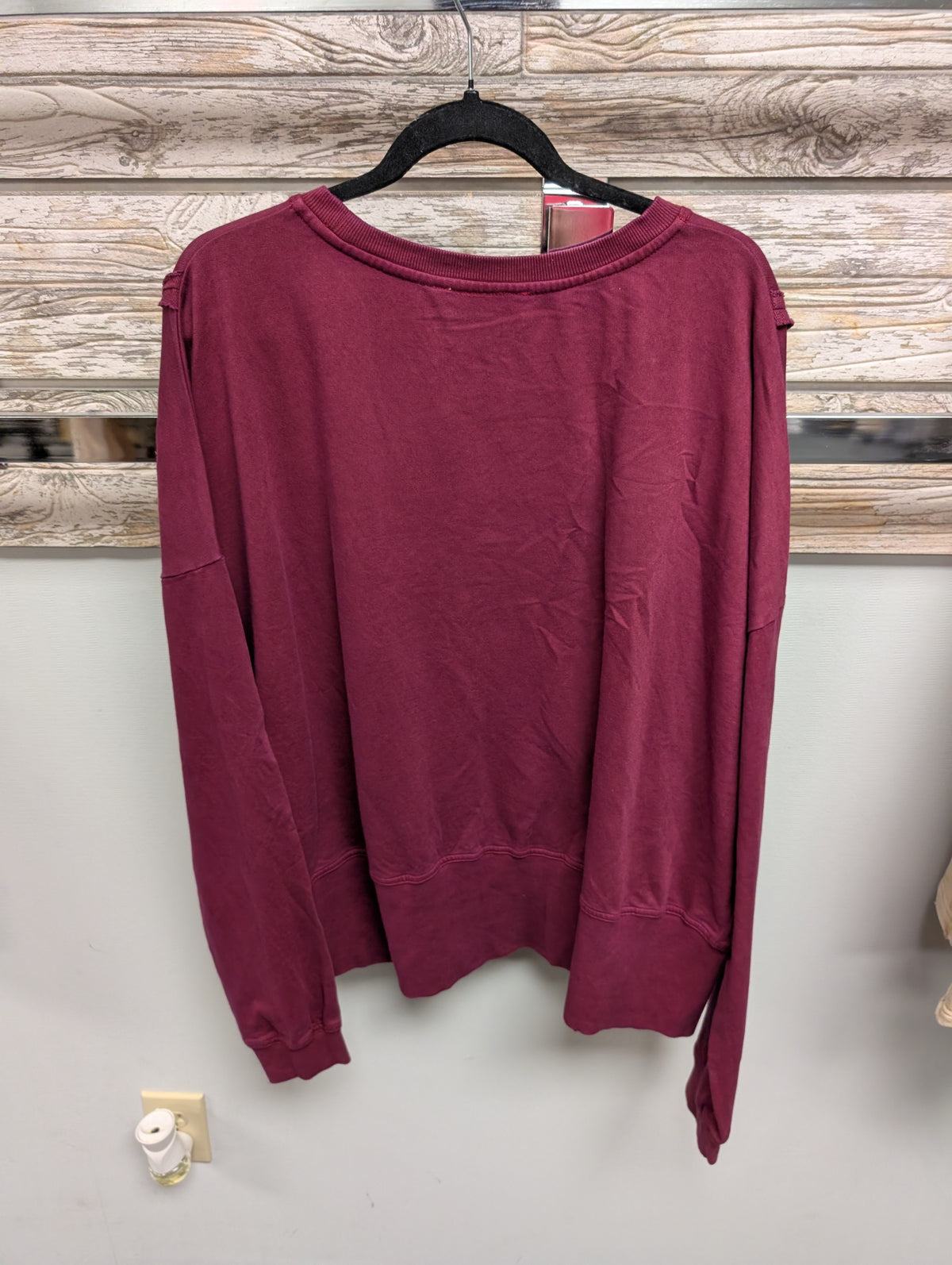 back of Paper Lace Exposed Seam Top C-816T