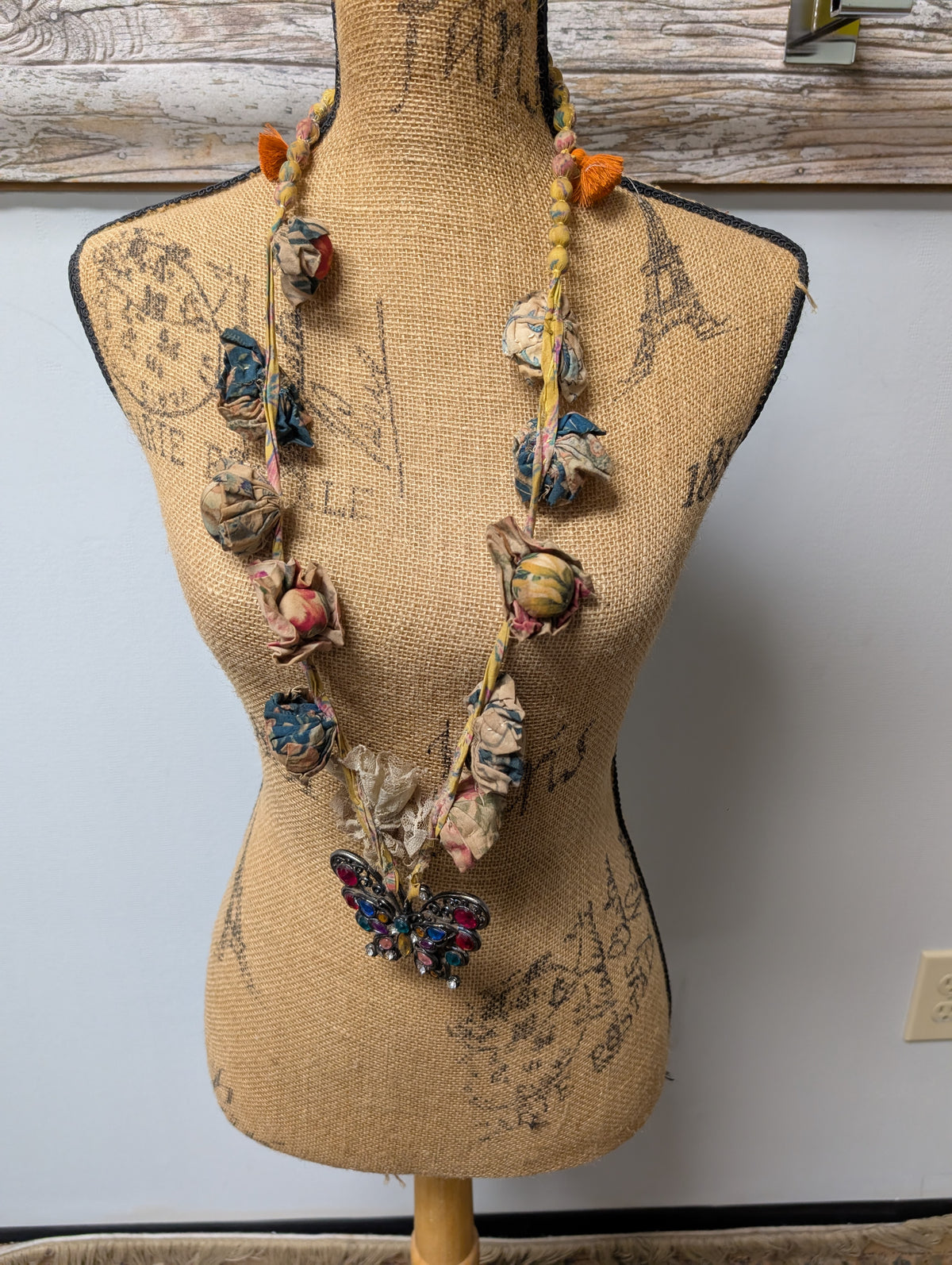 Paper Lace Cloth Flower Necklace – Design C