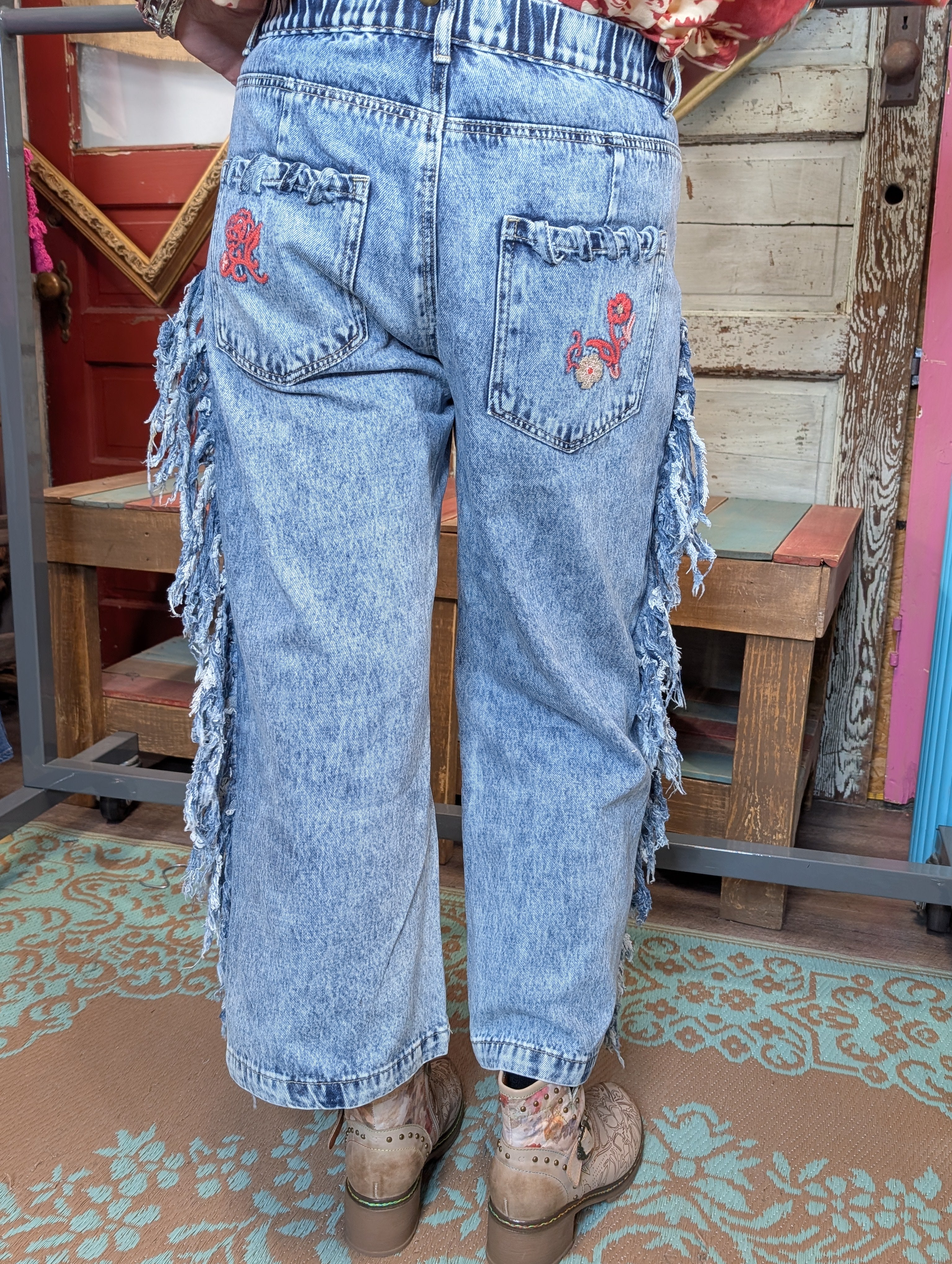 Oli and hali Washed Emboridery Side Fray Detail Jeans