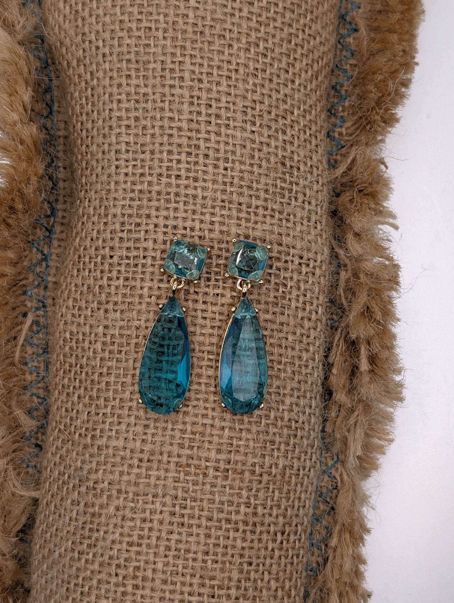Alice crystal tear drop dangle  earrings