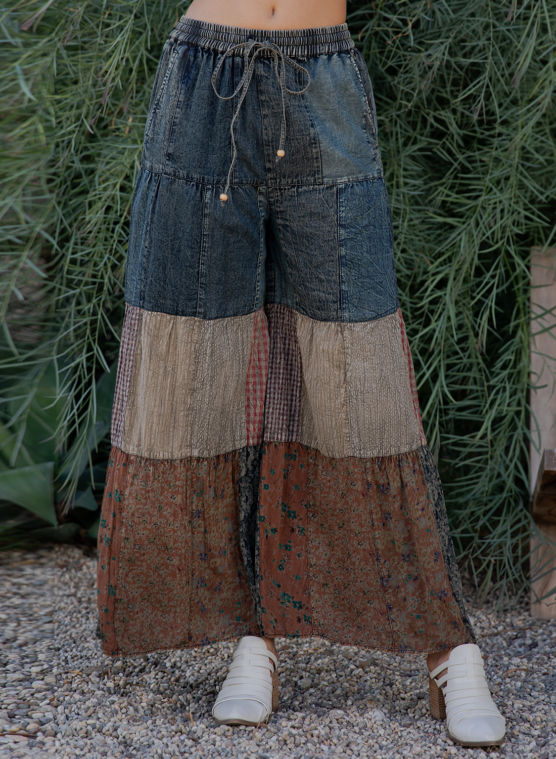 BOHO CHIC: TIERED PATCH INSERTED VINTAGE DENIM PANTS