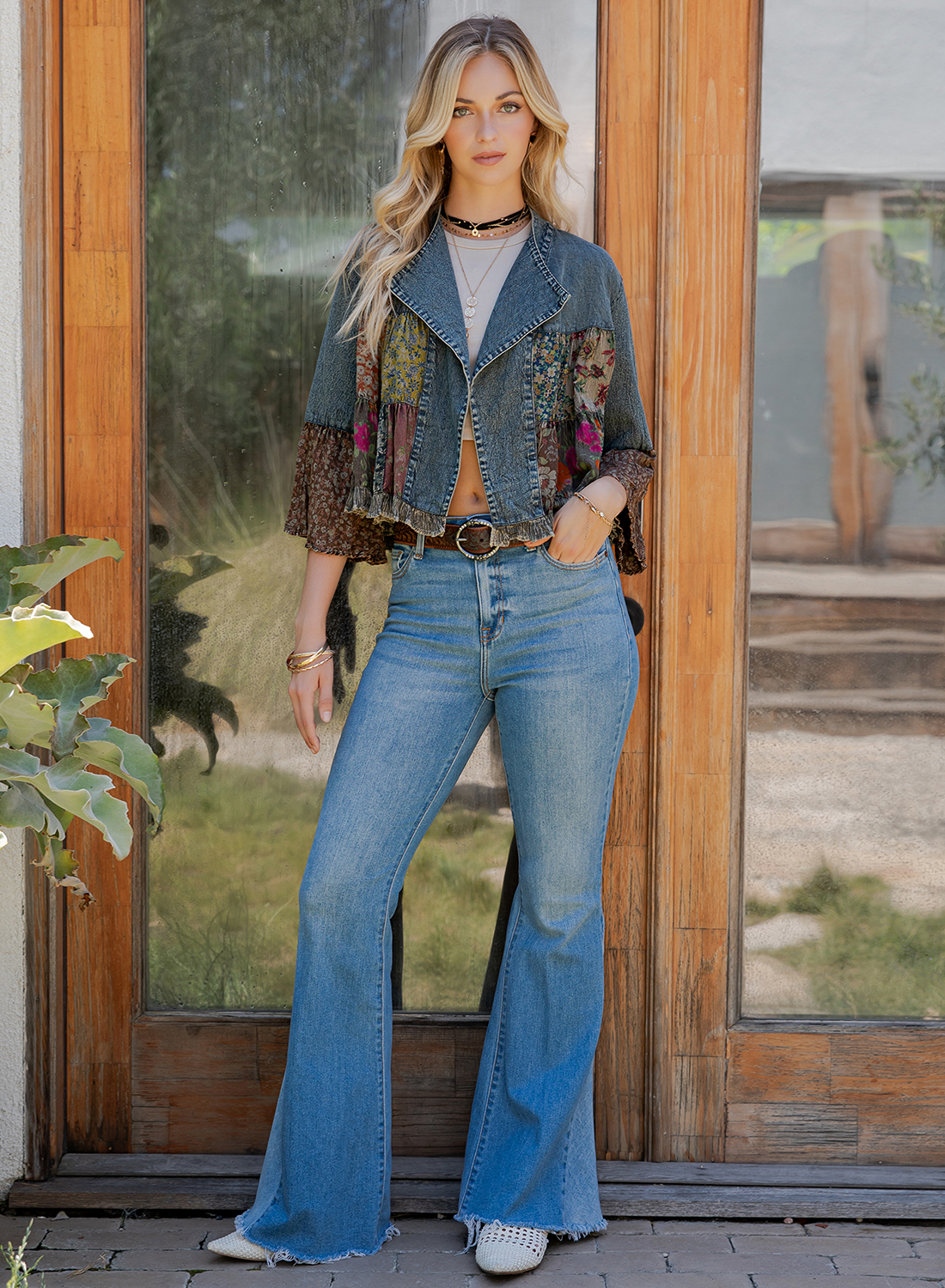 BOHO-INSPIRED EMBROIDERED LAPEL CROP TOP