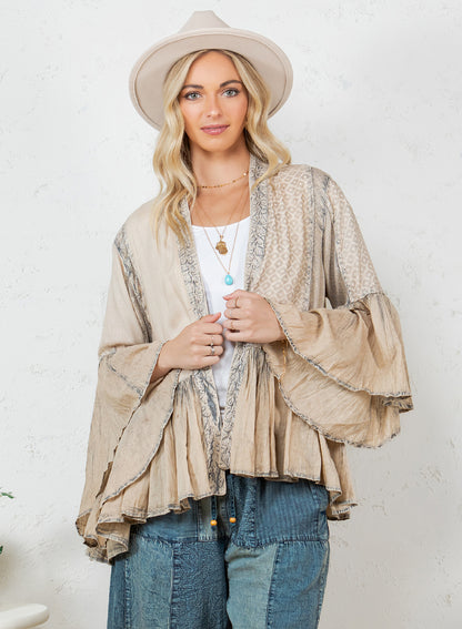 ELEGANT KIMONO-INSPIRED FRILL SHRUG