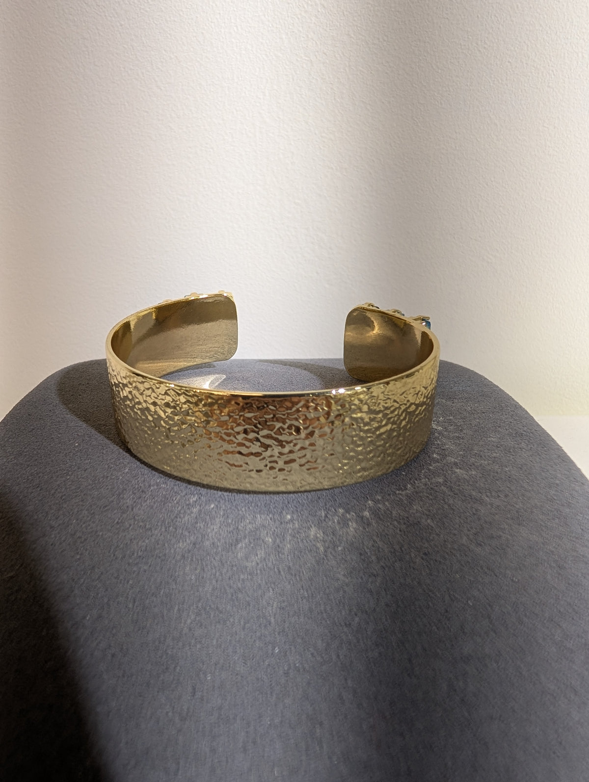 Wafa Baguette Glow Cuff — Blue Mix back view