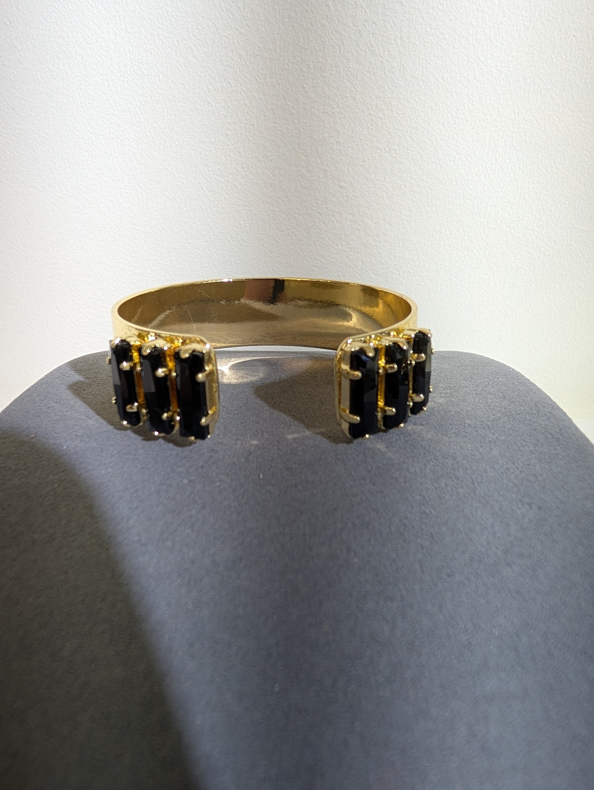 Wafa Baguette Glow Cuff — Black