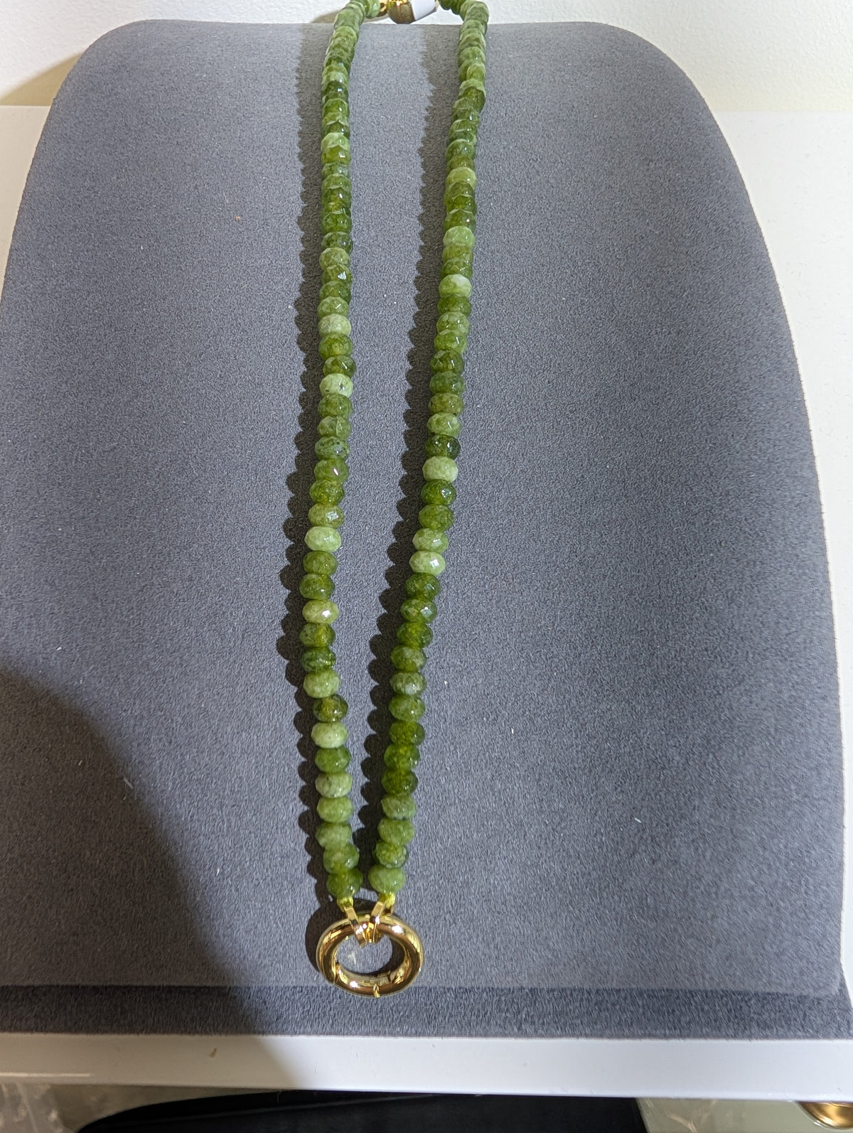 Wafa Color Loop Beaded Necklace — Green